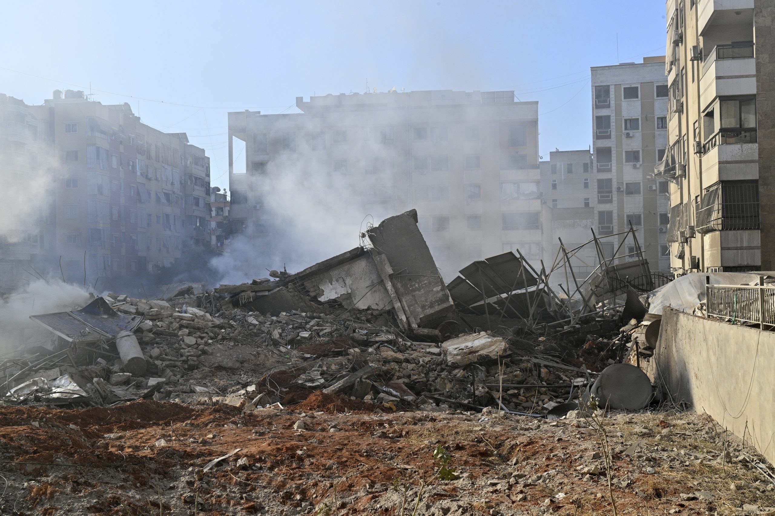 Estava em queda livre, parecia condenado. Netanyahu volta a levantar-se a partir do “ground zero” de Beirute