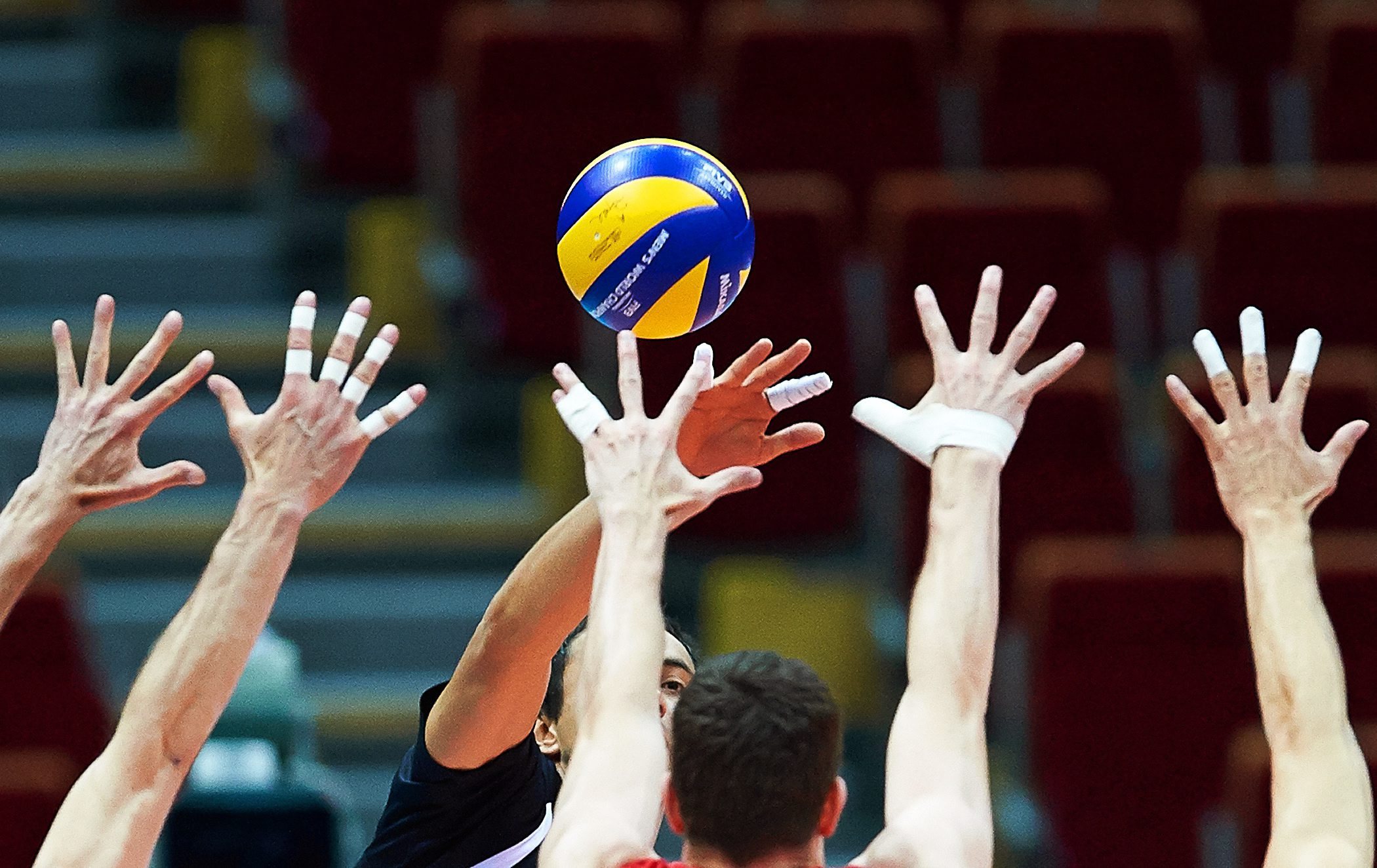 Portugal entra a vencer no Campeonato da Europa de voleibol