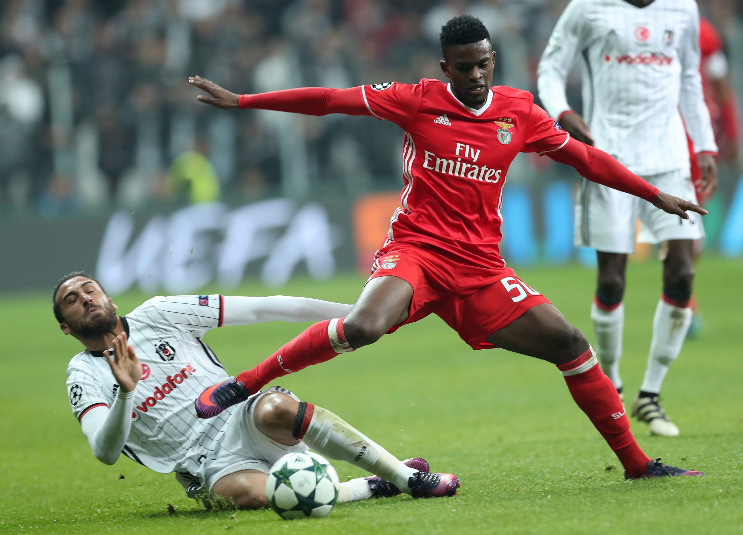 Nelson Semedo oficializado no Barcelona por 30 milhões de euros