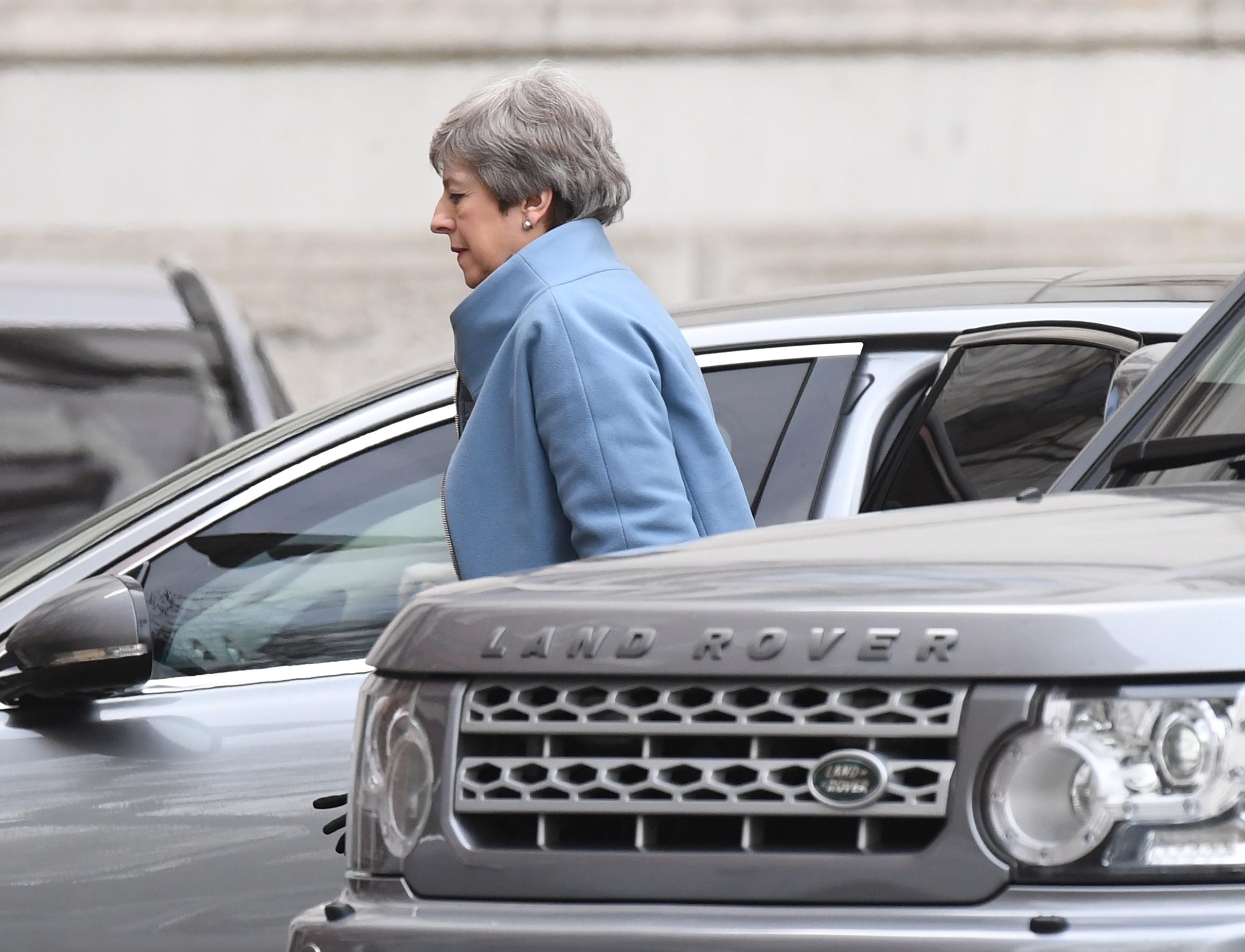 Theresa May vai escrever a Donald Tusk nas próximas 48 horas para pedir adiamento do ‘Brexit’
