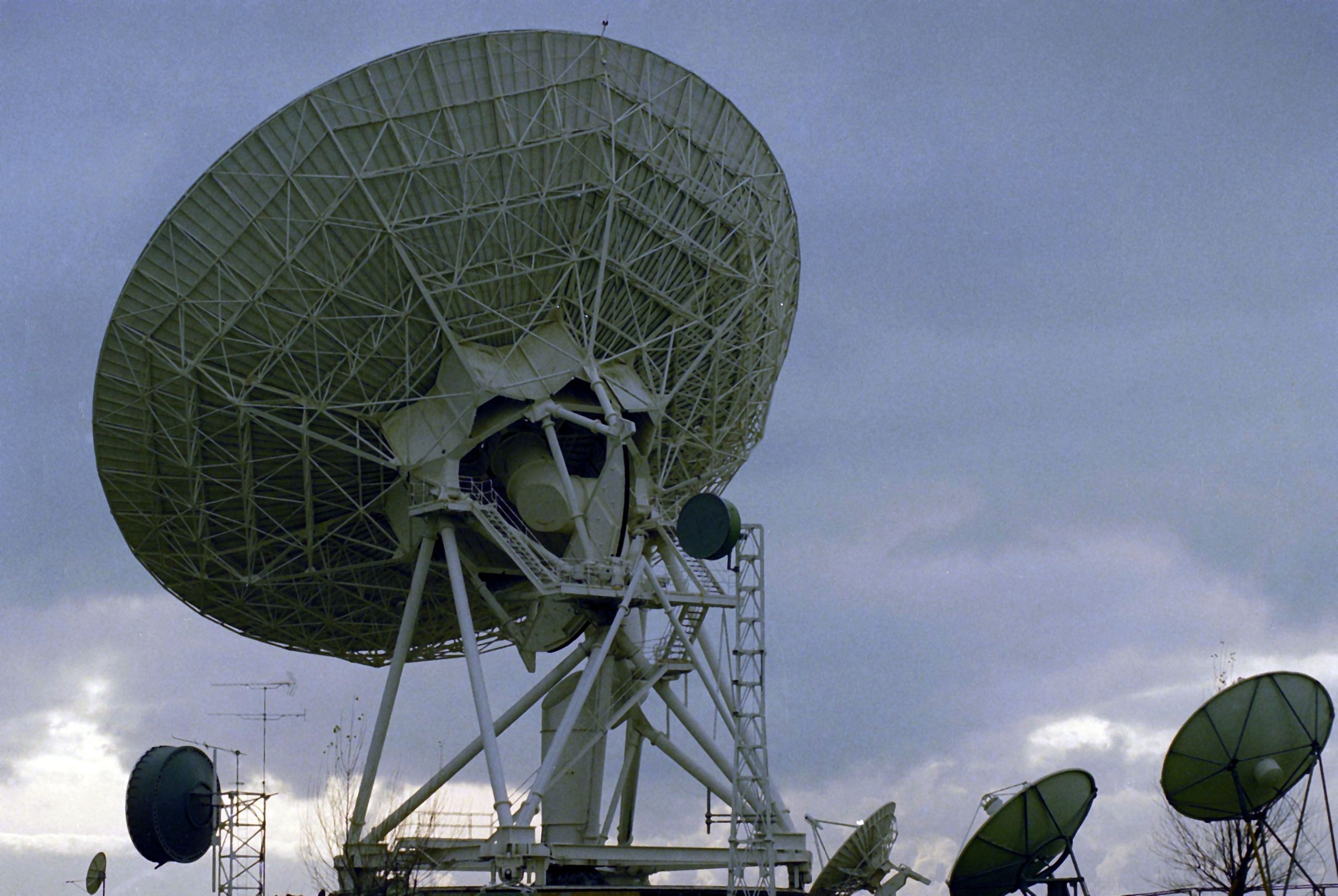 Com medo de que a China esteja a ouvir chamadas, os EUA ponderam criar uma rede 5G pública