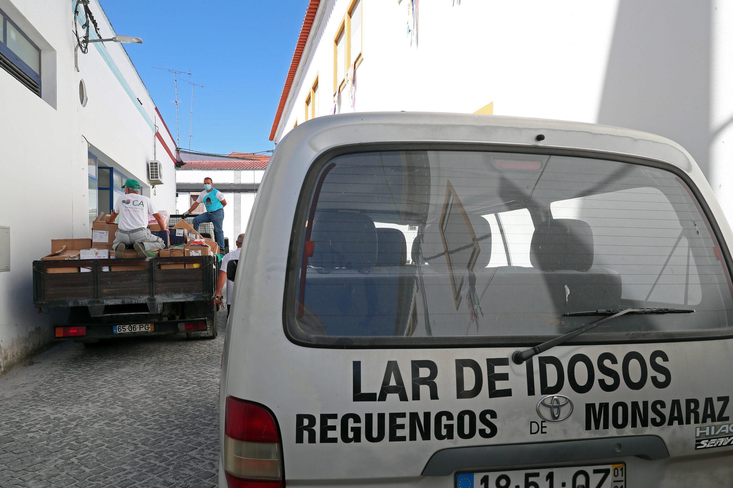 Maioria dos 15 mil trabalhadores para instituições sociais estão em bolsa de substituição