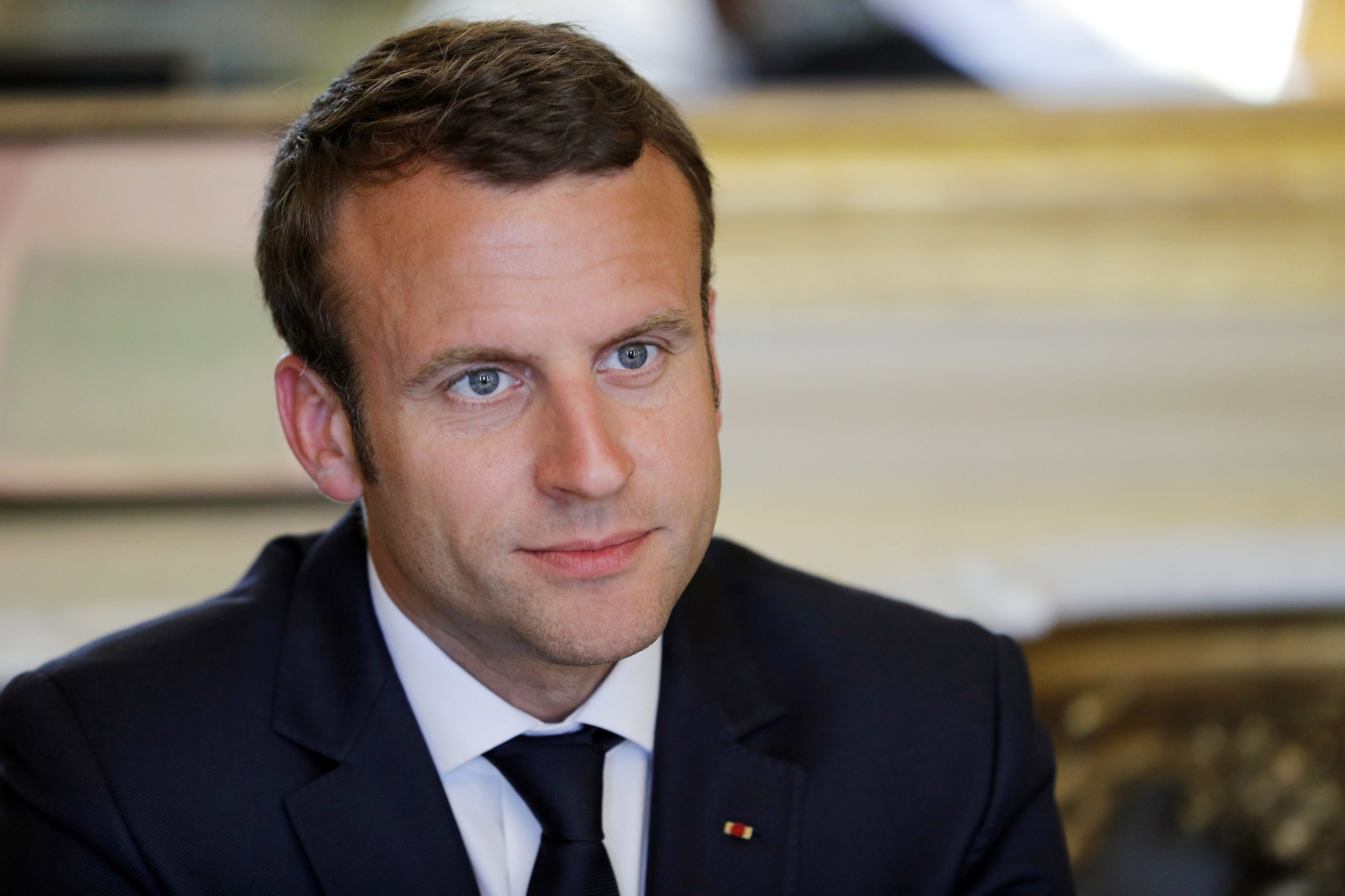 Macron recebe Putin para diálogo “exigente” e “sem concessões”
