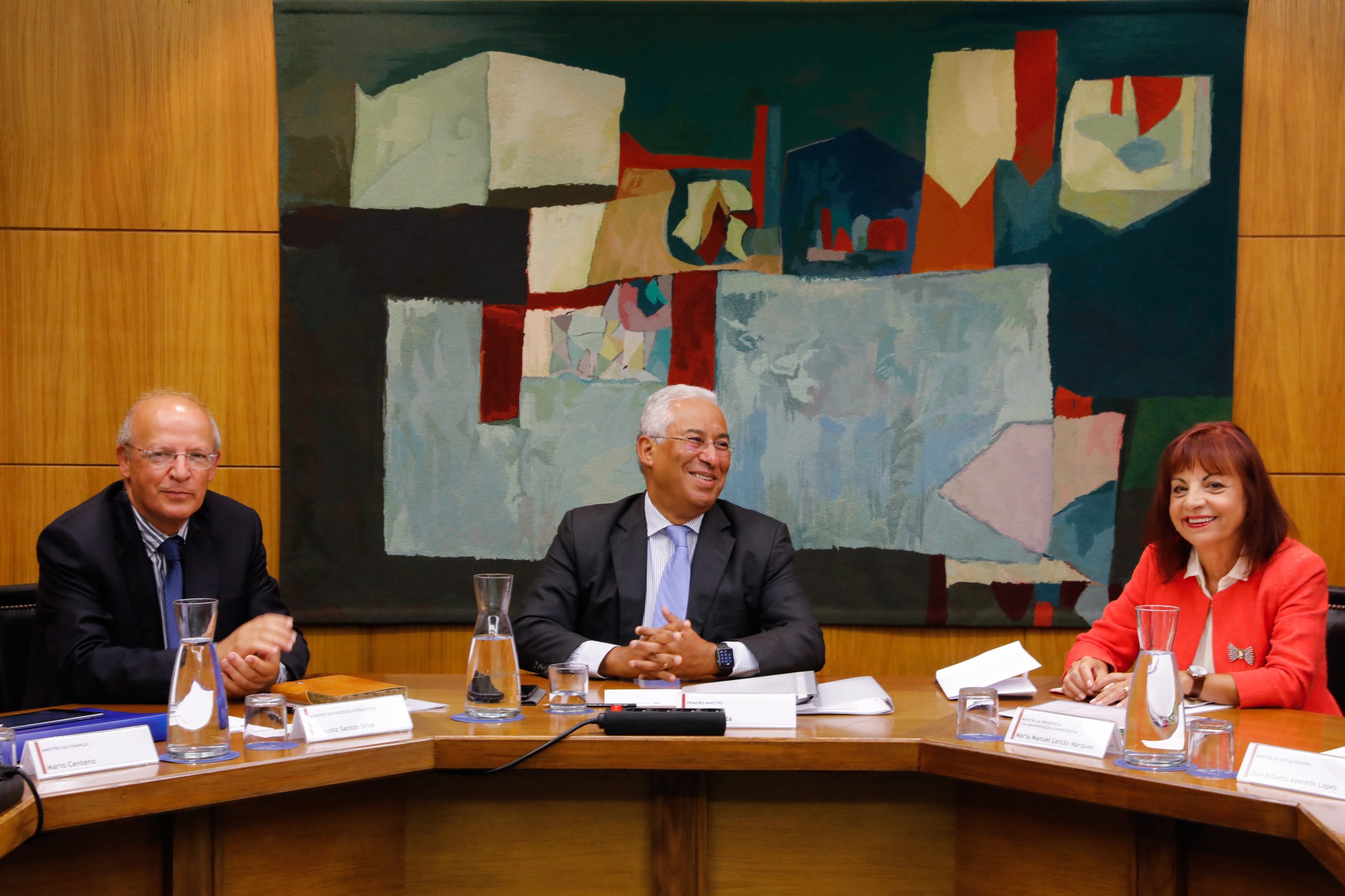Conselho de Ministros extraordinário reúne-se sábado em São Bento a partir das 10:30