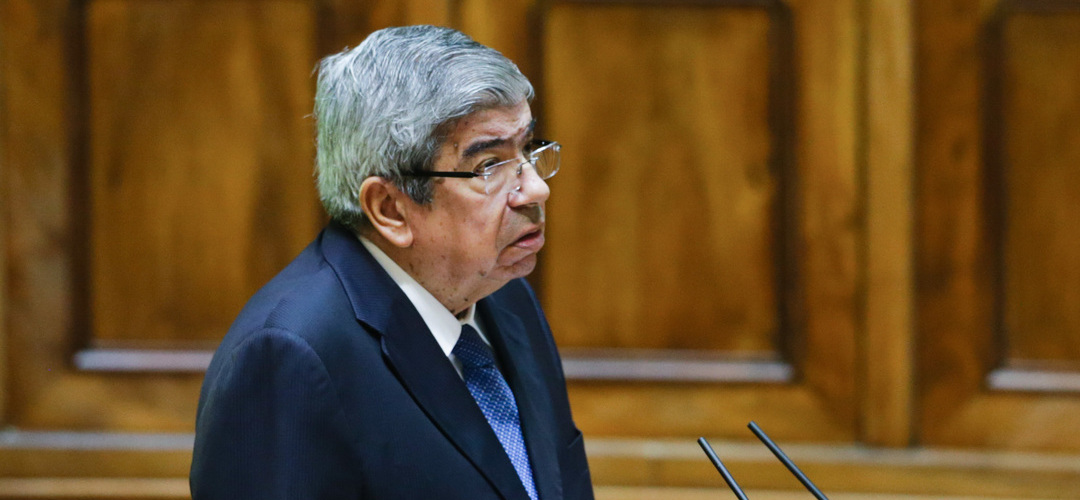 Presidente da Assembleia da República condena “bárbara invasão” do Capitólio