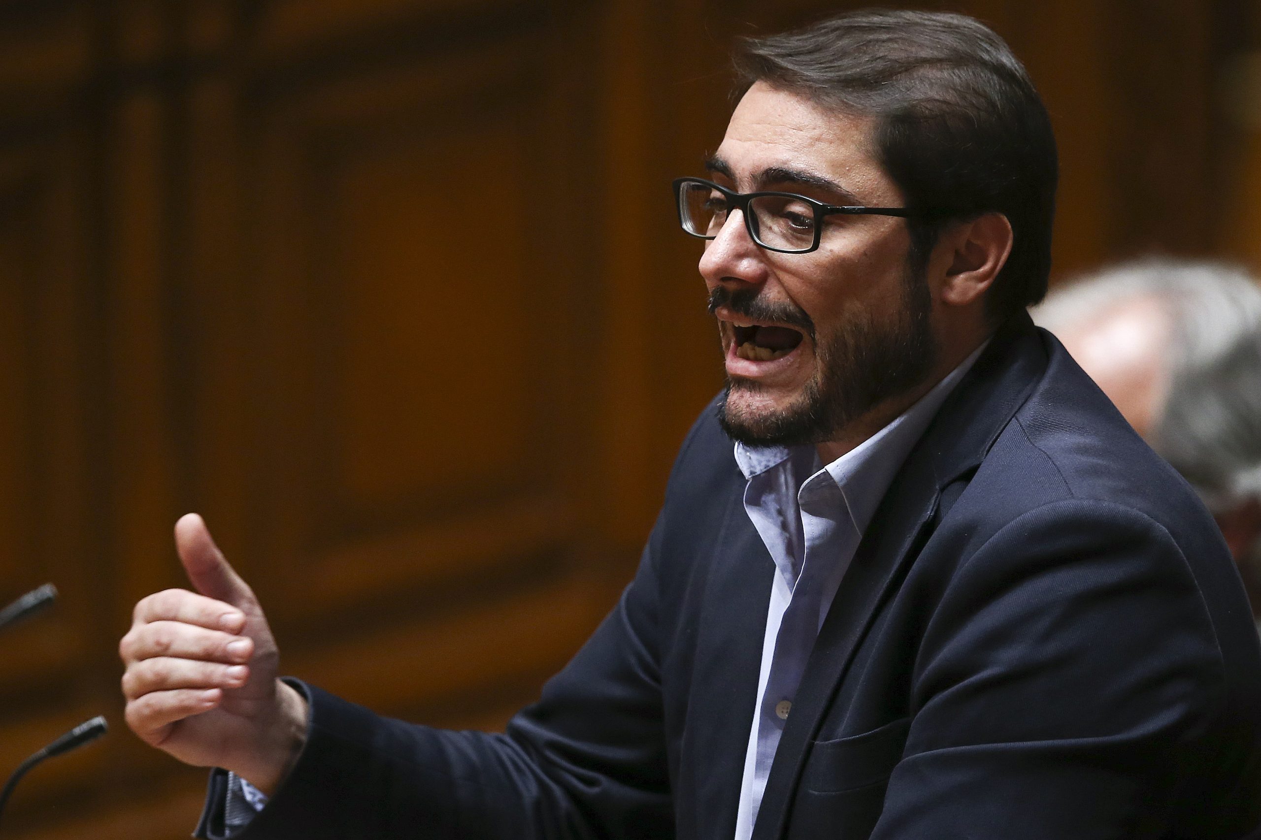 PCP acusa direita de querer “destruir Caixa”