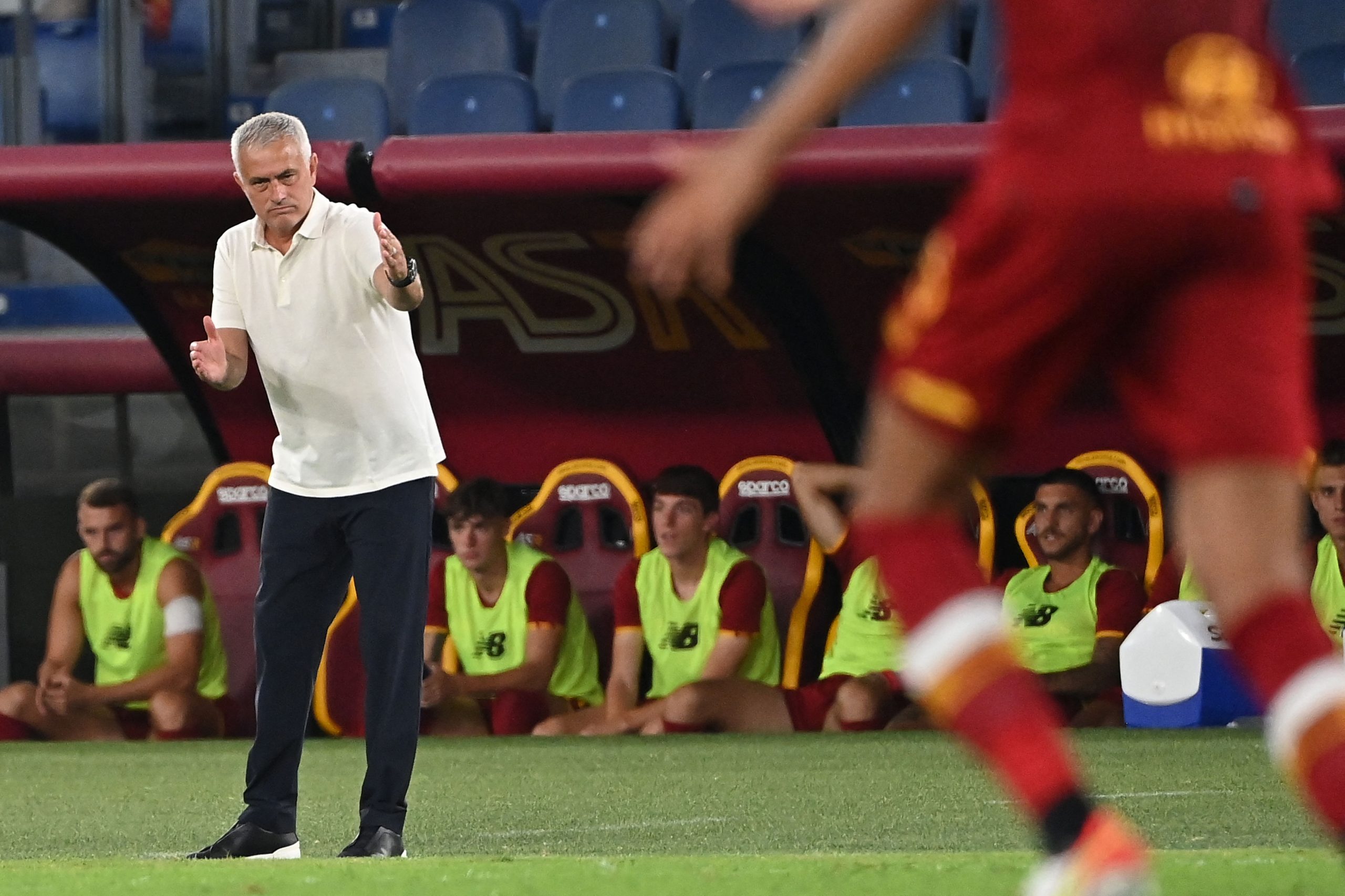 Mourinho estreia-se no comando da Roma com vitória na Turquia na Liga Conferência Europa