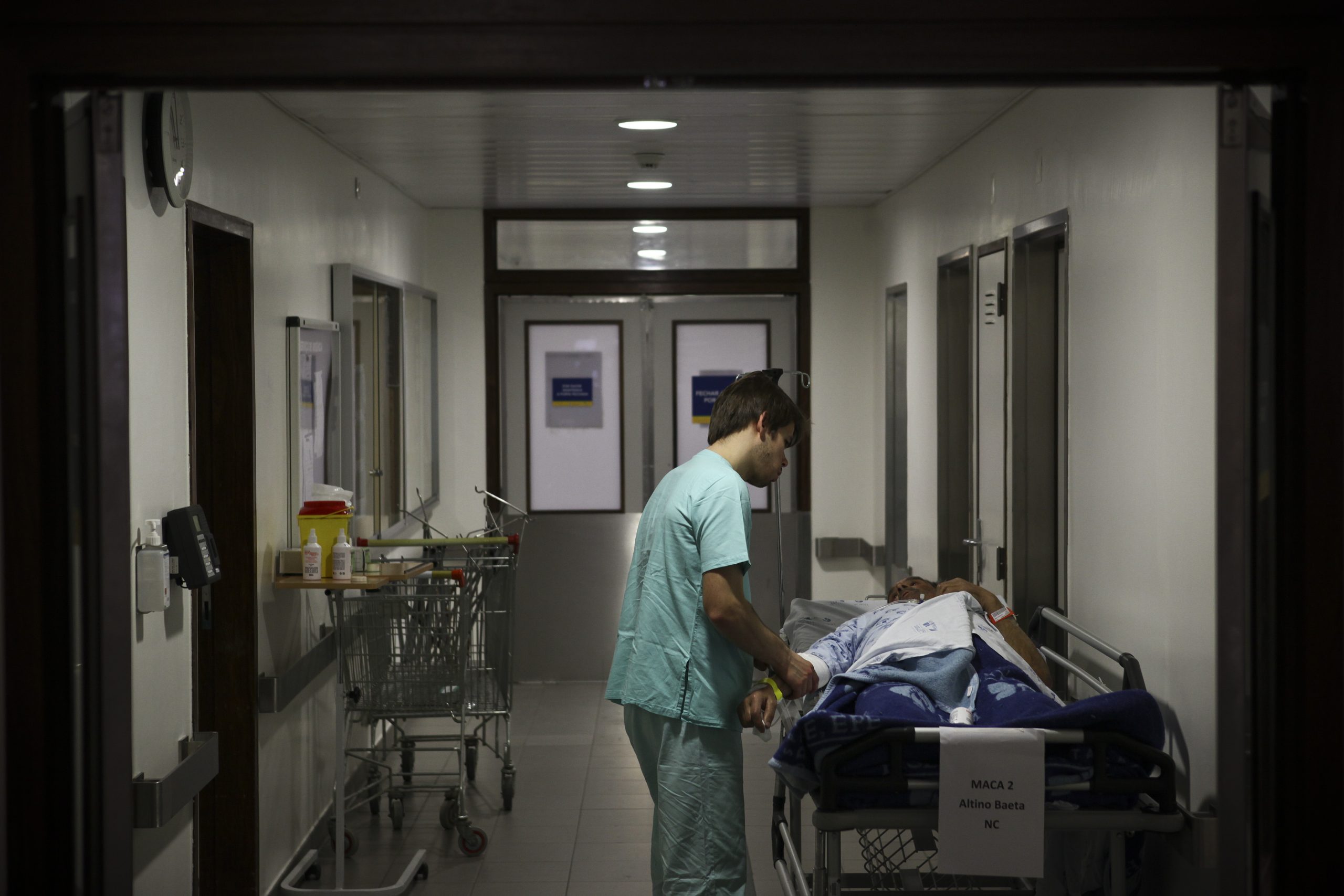 Quer ajudar um médico ou um enfermeiro? Ordens unem-se e criam plataforma solidária