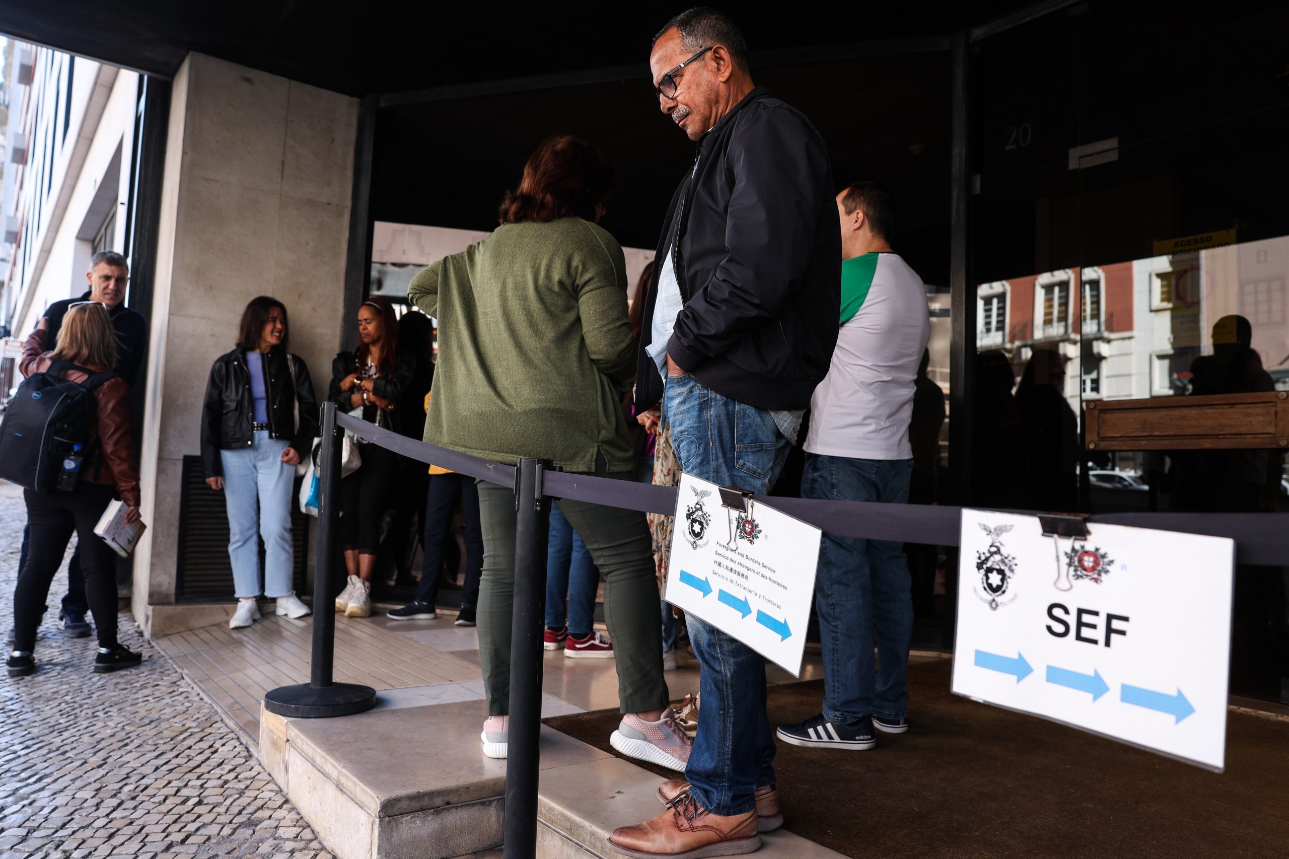 Sindicato dos funcionários do SEF acha positiva nova agência mas diz que falta muito por fazer