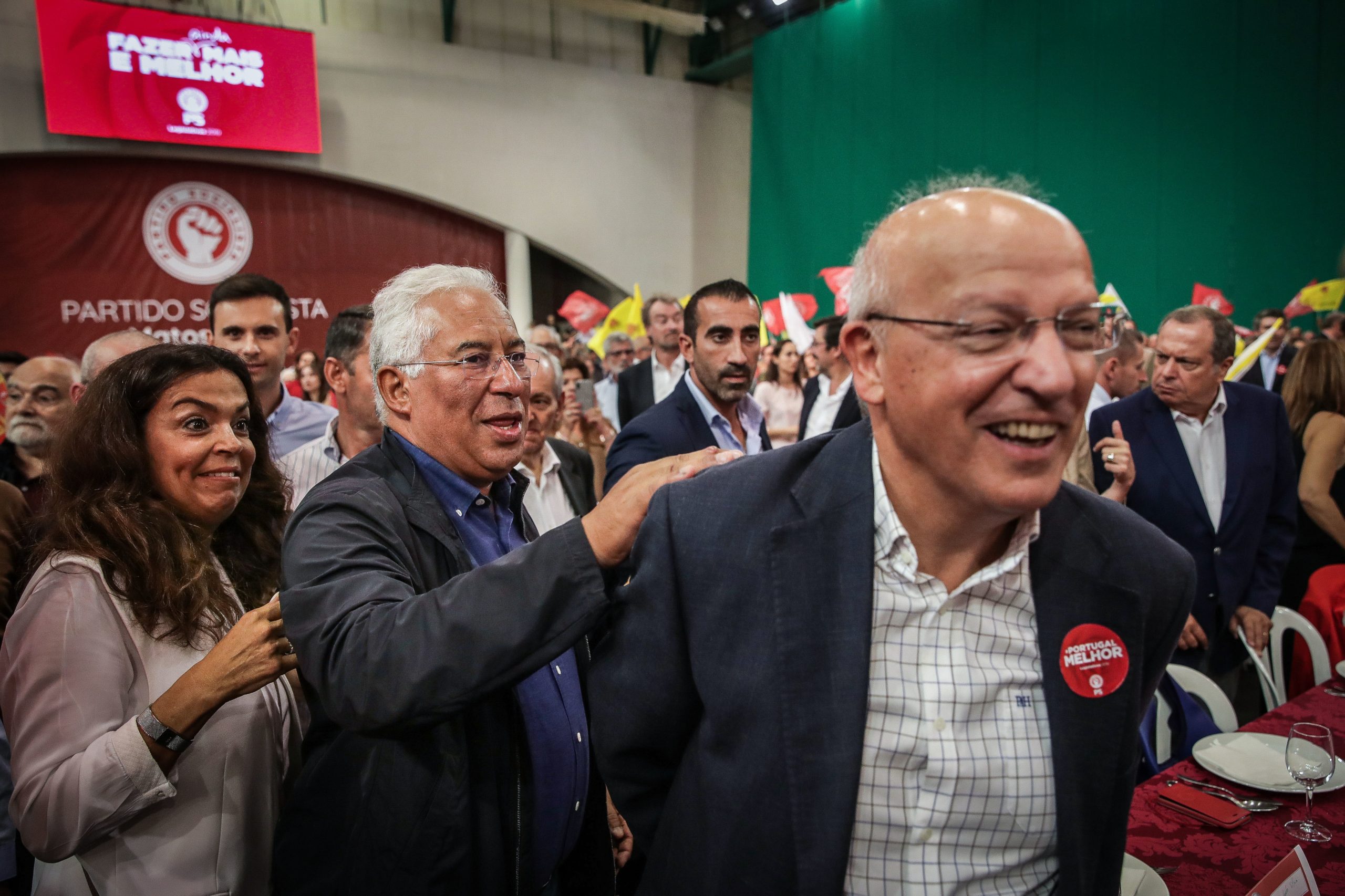 Santos Silva acusa direita de pôr instituições na “lama” e fala no perigo da extrema-esquerda