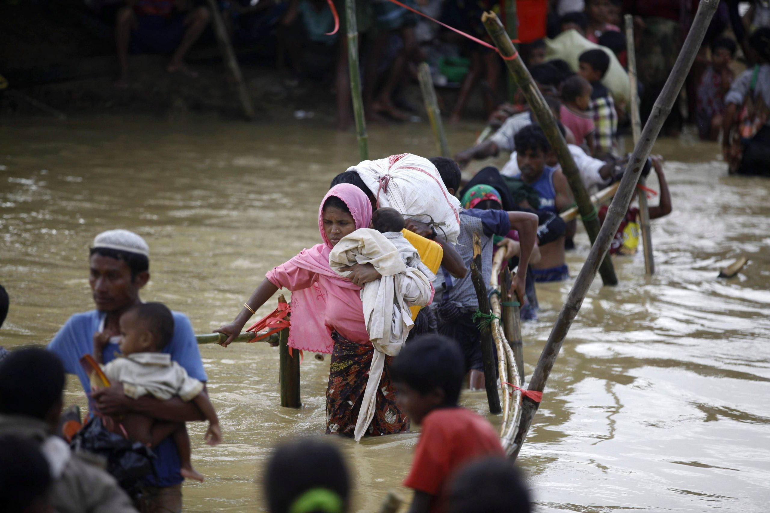 Num mês, 480 mil rohingya fugiram para o Bangladesh
