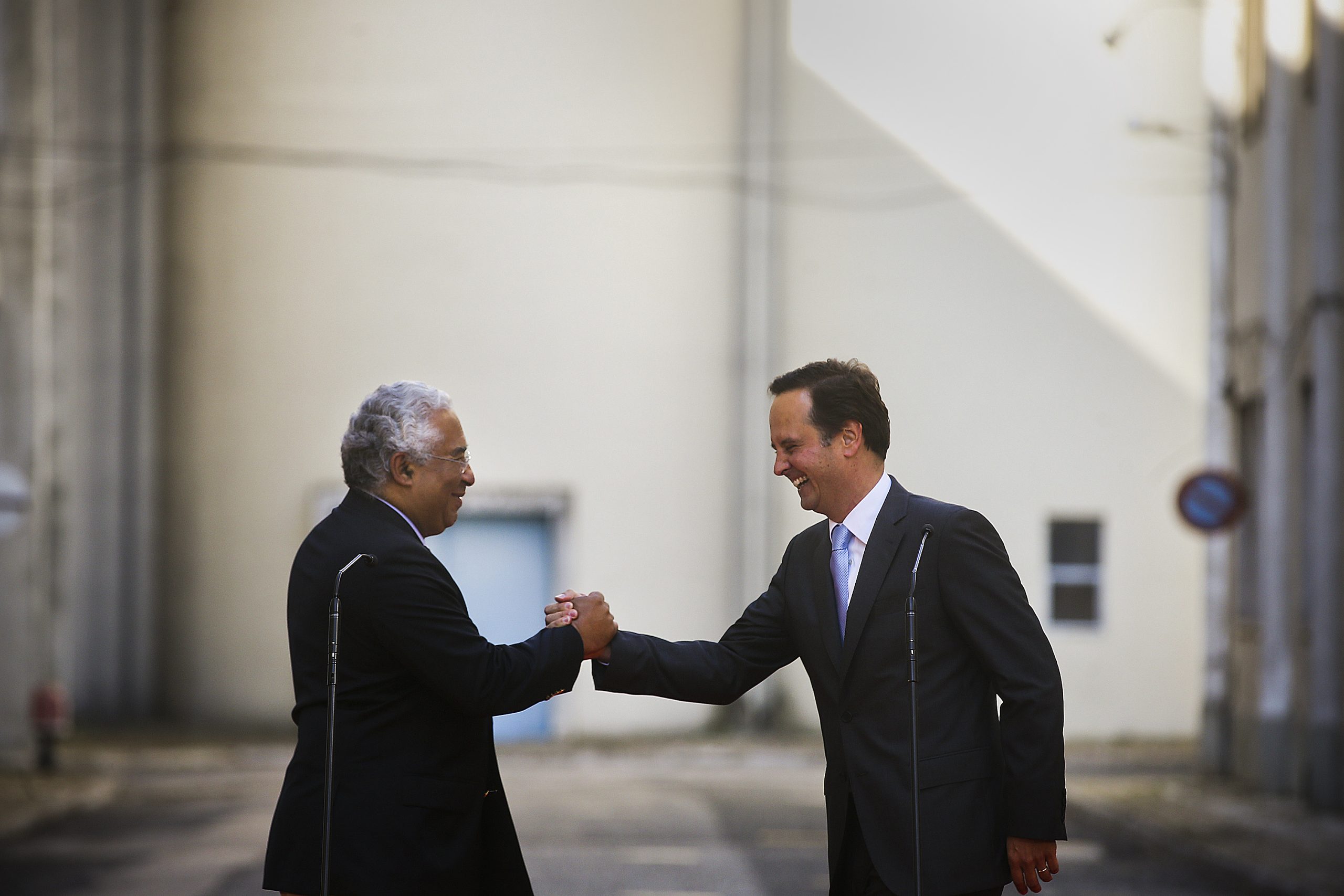 Fernando Medina elogia Ribeiro e Castro e António Costa por não terem feito 1º de dezembro cair no esquecimento