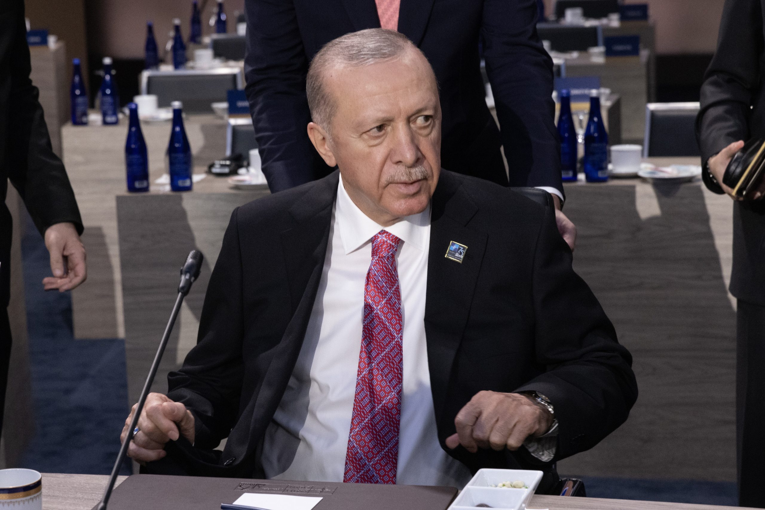 Erdogan informa que vai terminar em breve operação no norte do Iraque e da Síria