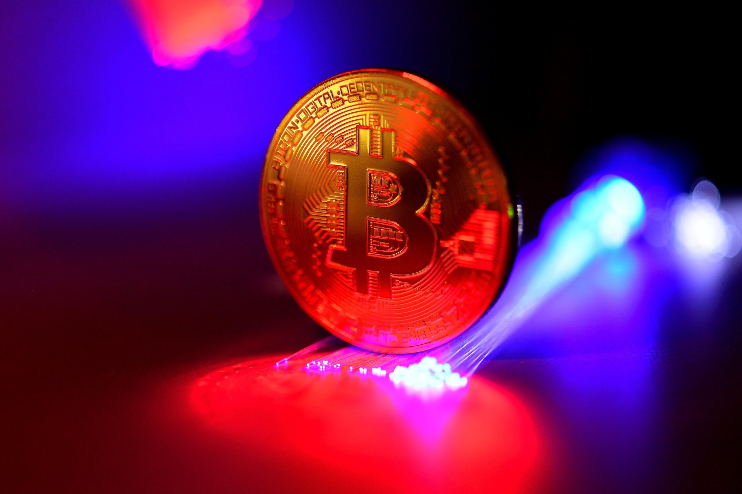 França aprova primeiro fundo de investimento na Europa ligado à bitcoin