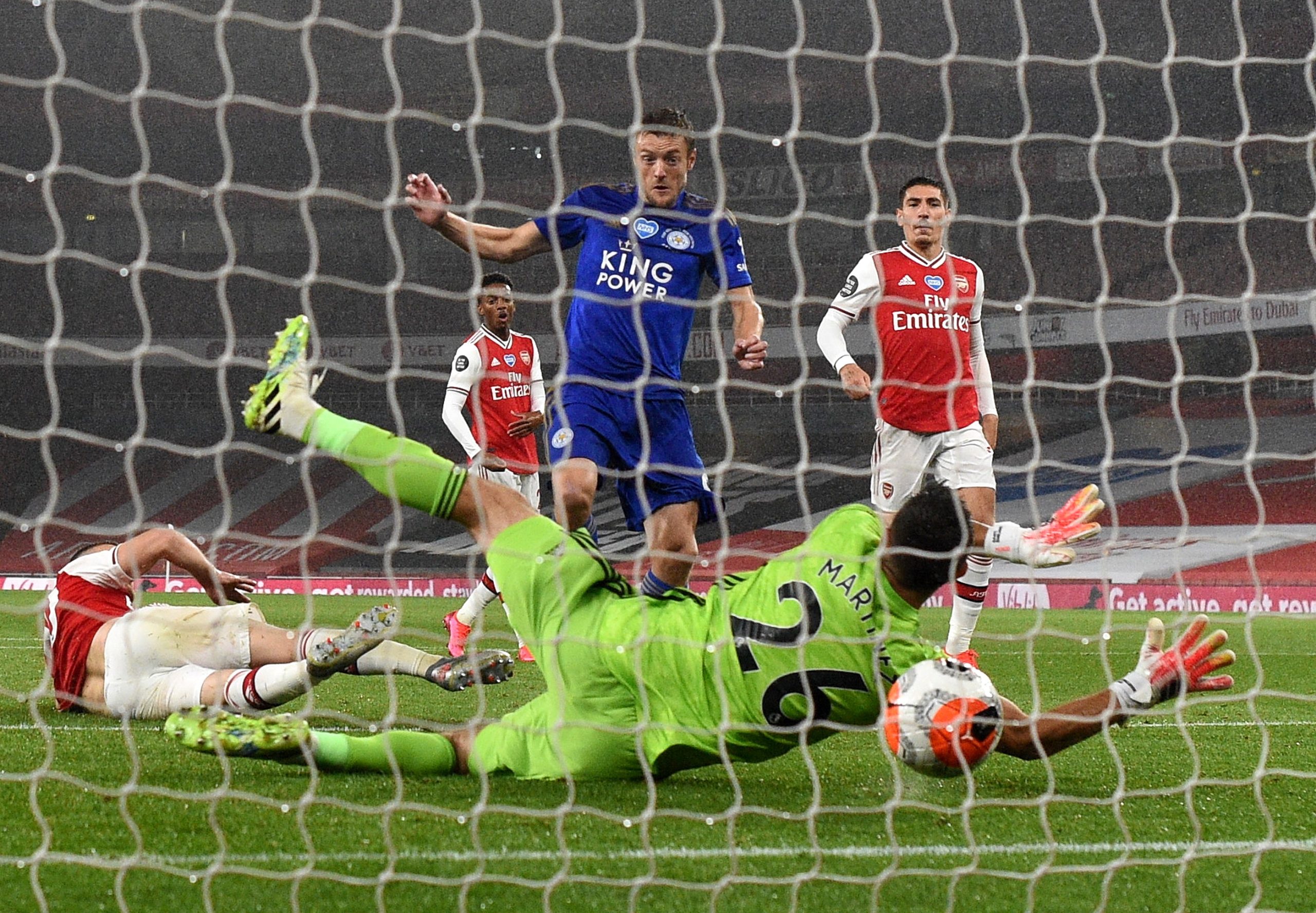 Premier League: Arsenal e Leicester empatam e perdem terreno para Chelsea na luta pela ‘Champions’