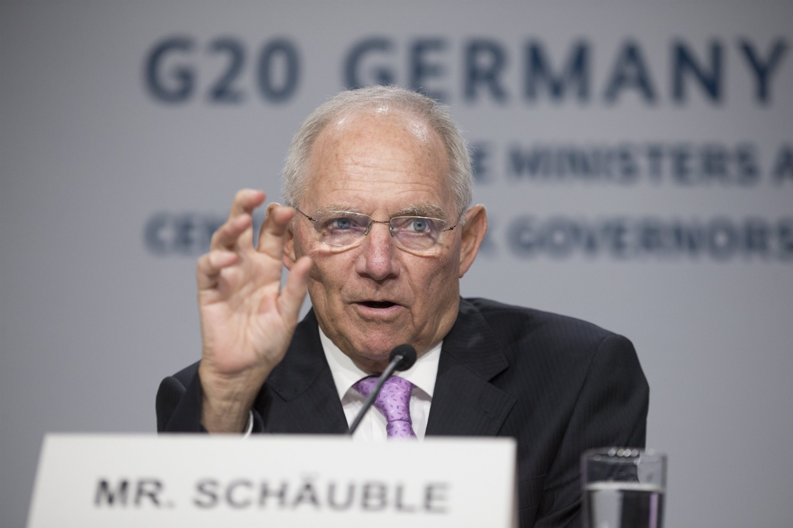 Schäuble afasta ideia de uma crise na Alemanha