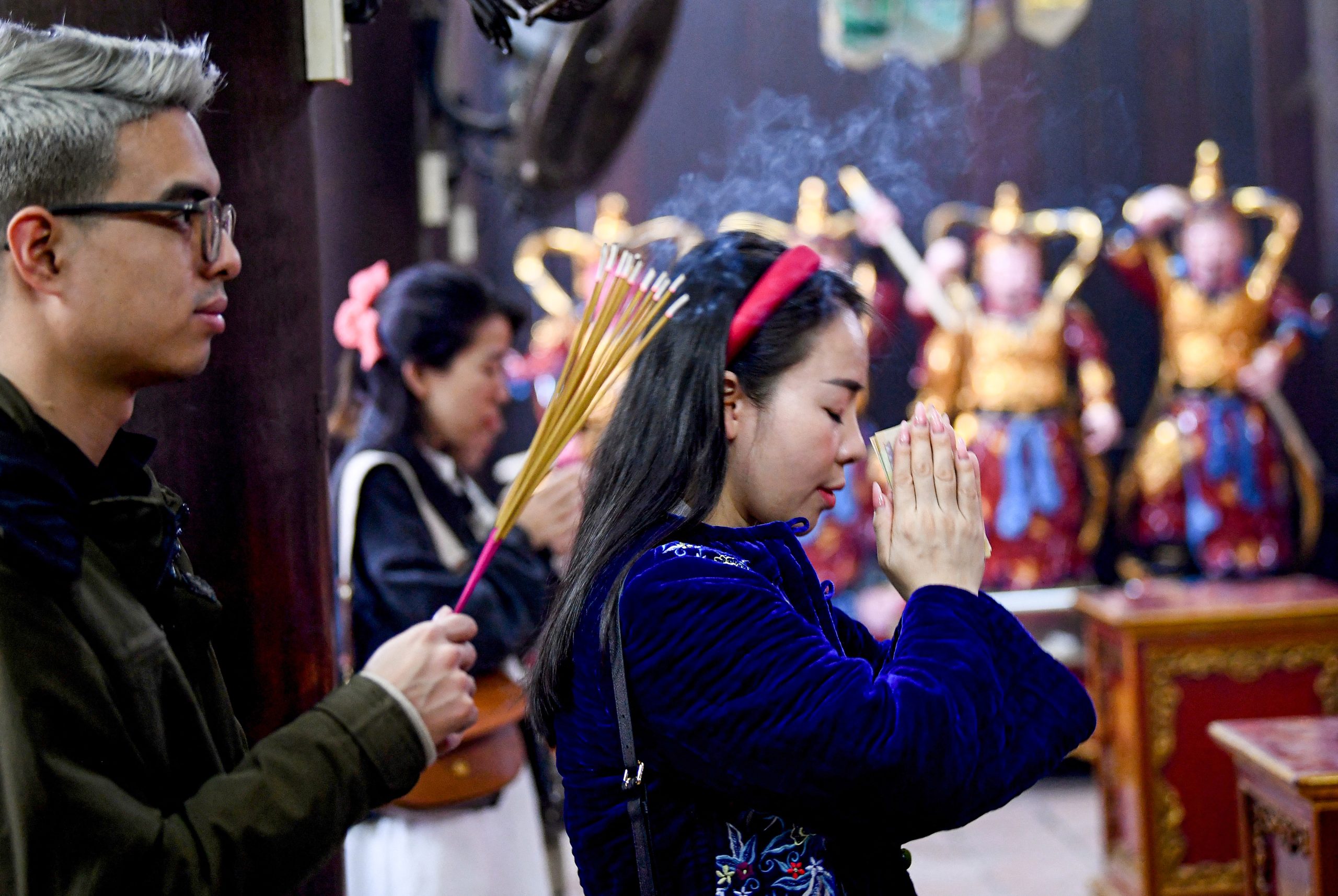 É Dia dos Namorados e no Vietname reza-se a Buda para encontrar um parceiro