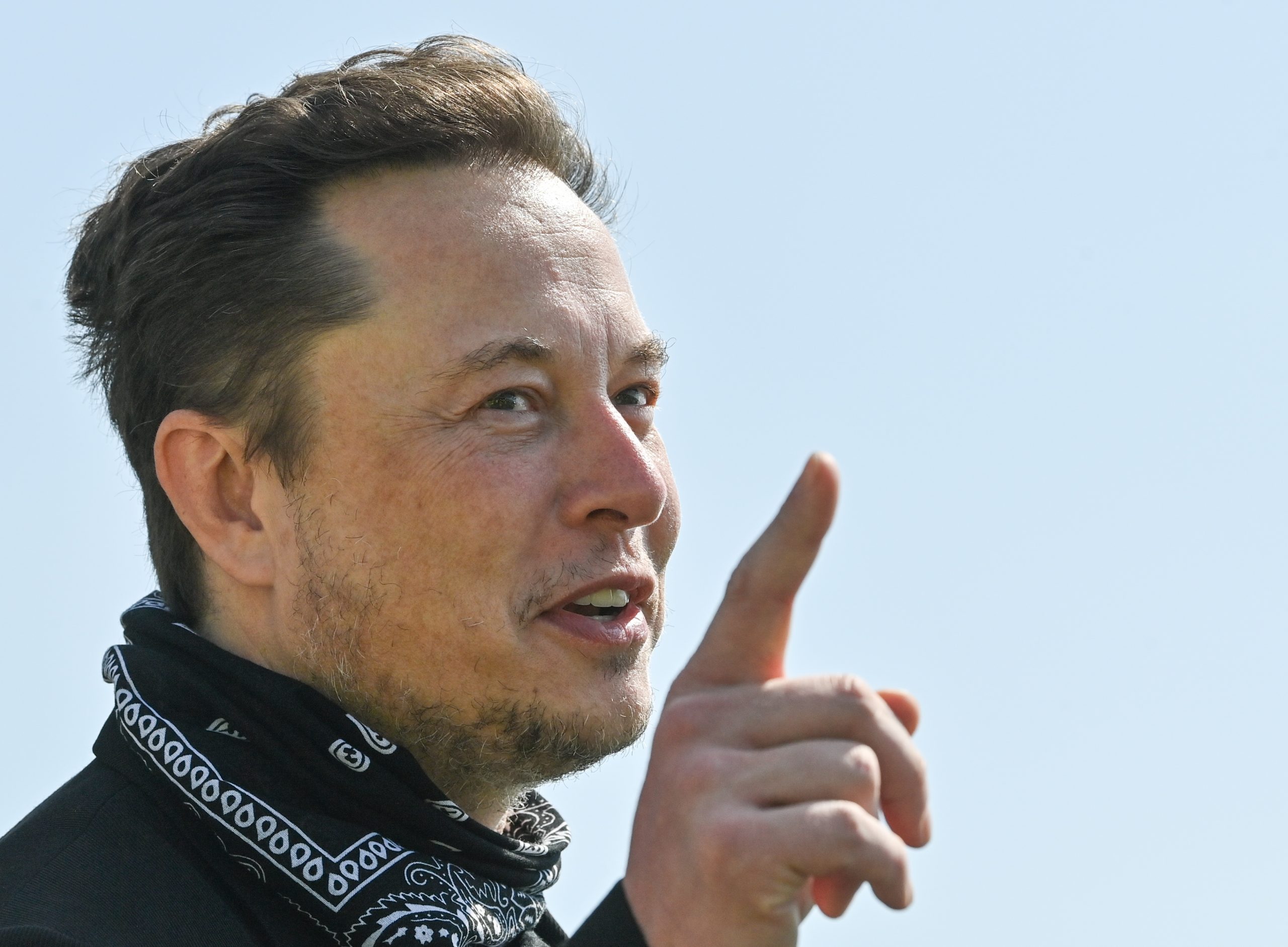 Fim do teletrabalho na Tesla gera discussão entre Elon Musk e bilionário australiano no Twitter