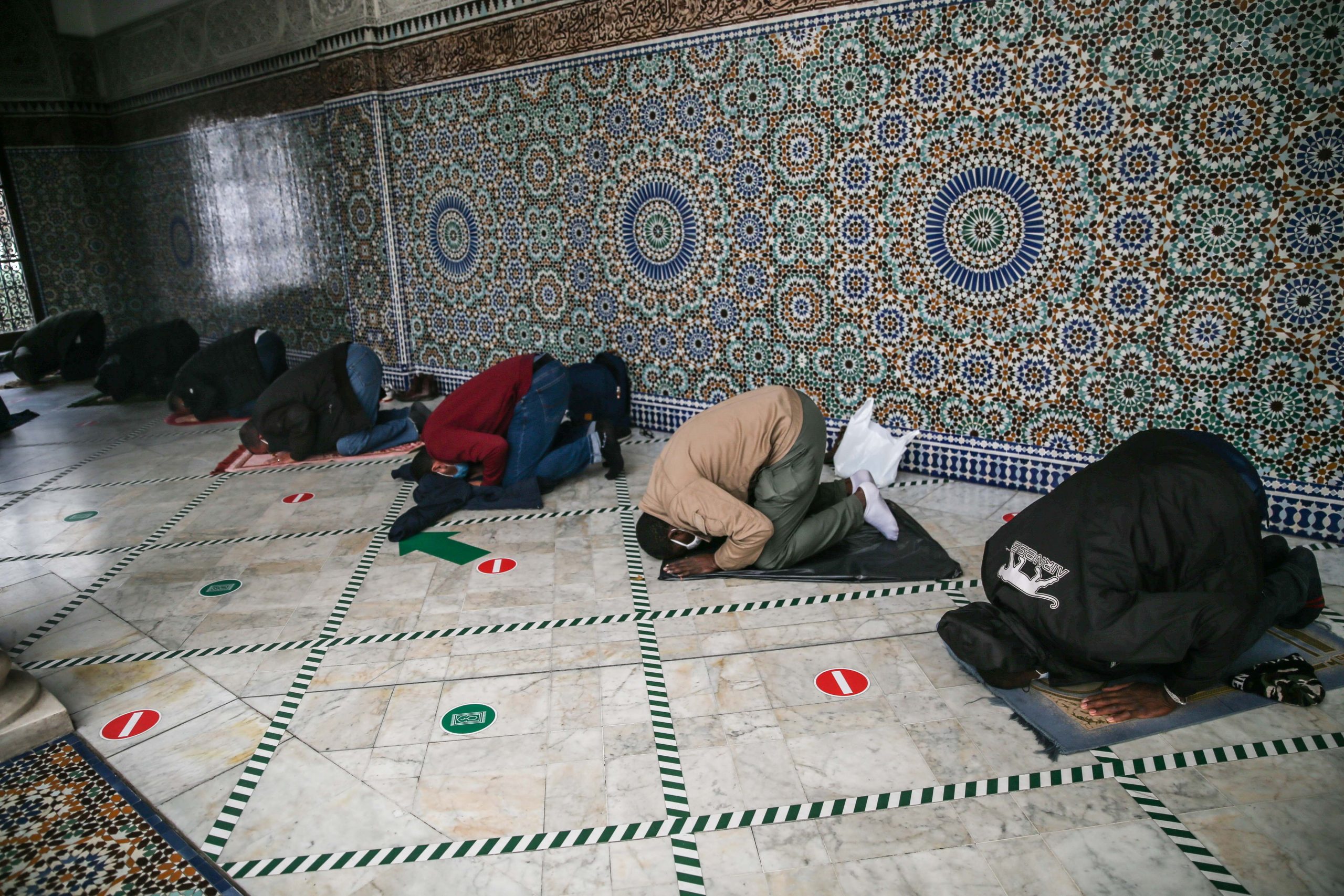 Relatório alerta para “ameaça à coesão” em França devido a aumento do islamismo