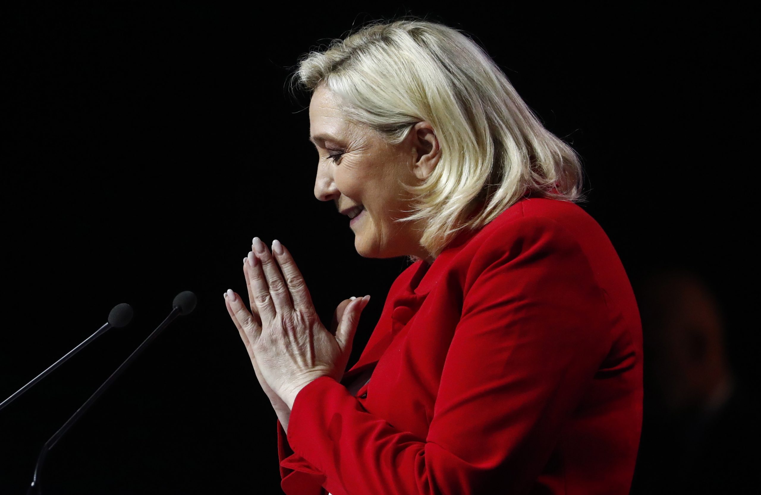 Analistas dizem que vitória de Le Pen seria desastrosa para União Europeia e que agradaria a Putin