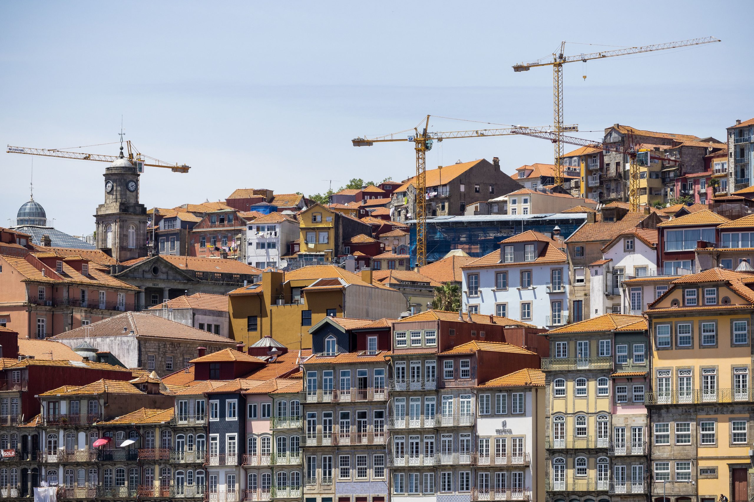 Jovens pouparam 30 milhões de euros em IMT e Imposto do Selo na compra de 5.900 casas desde agosto