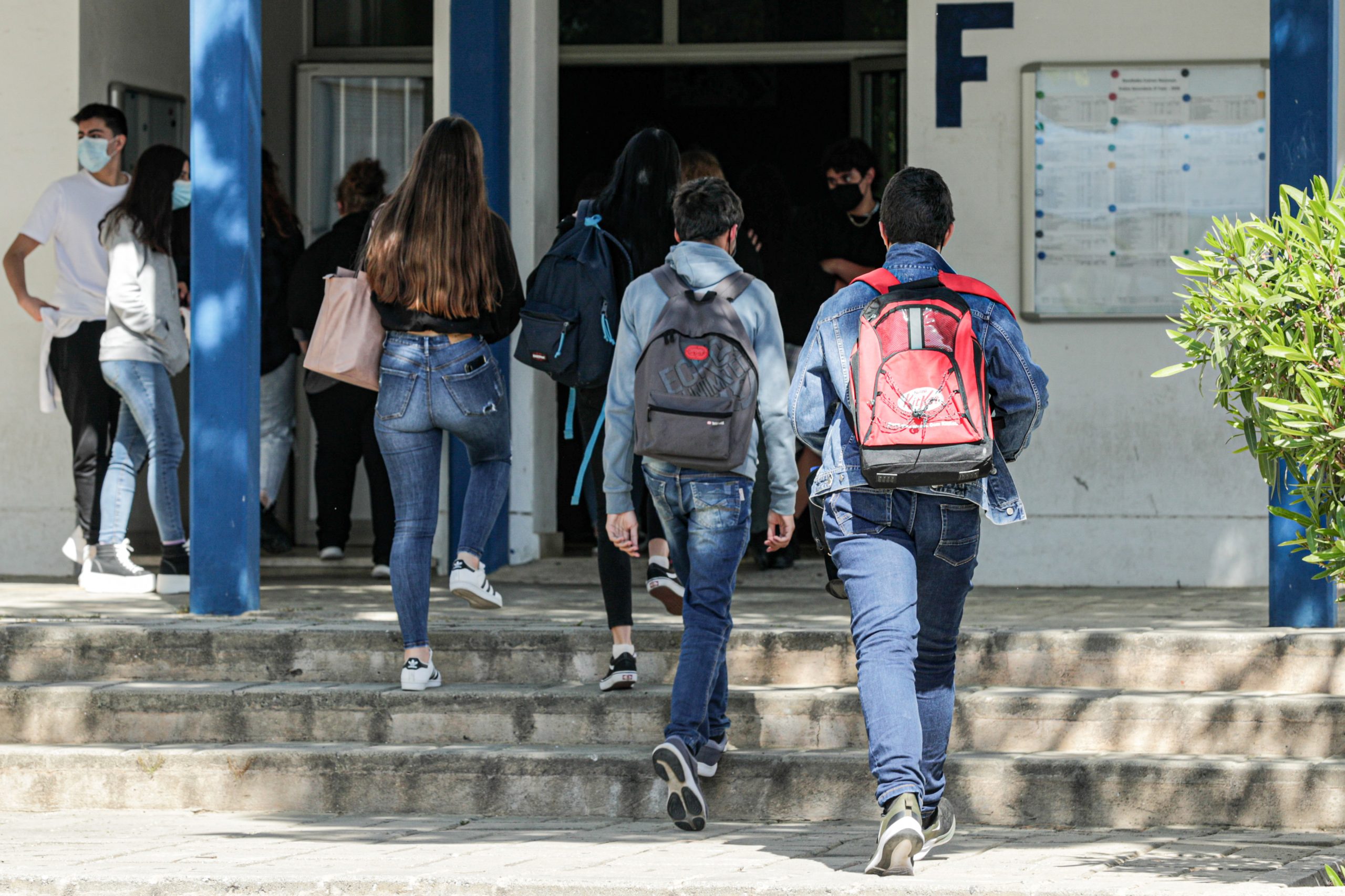 Crianças e jovens trans voltam a depender da sensibilidade das escolas após “chumbo” do Tribunal Constitucional
