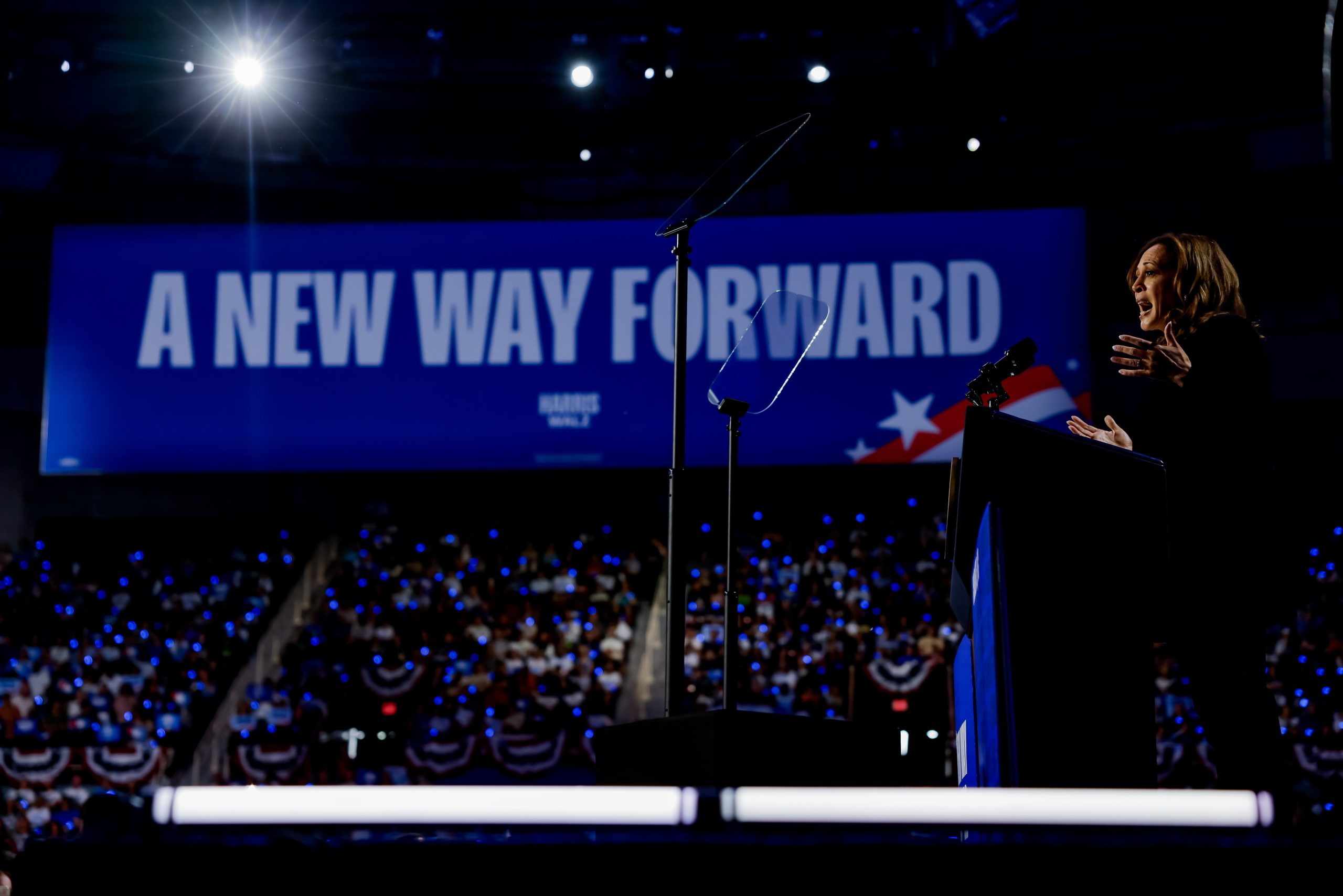 Harris e Trump regressam à campanha em estados-chave após debate intenso