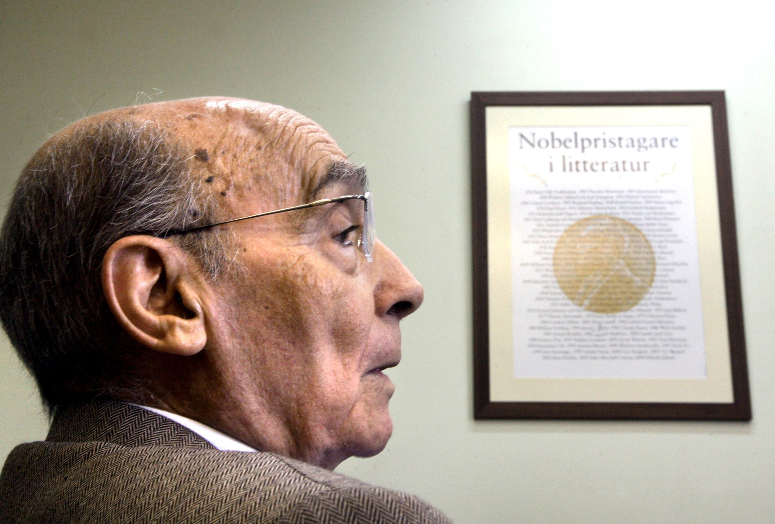 Leitura ininterrupta de “Todos os nomes” no D. Maria II em homenagem a Saramago