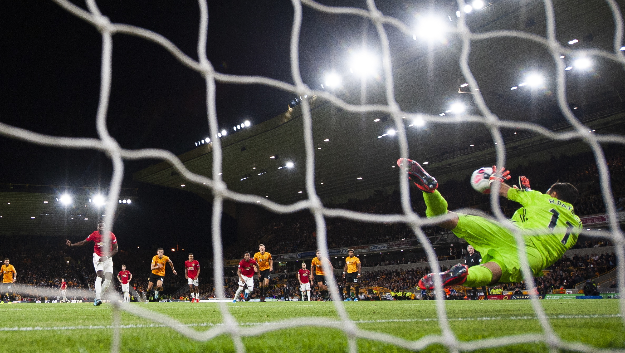 Rui Patrício e Rúben Neves brilham no empate dos ‘Wolves’ com Man Utd
