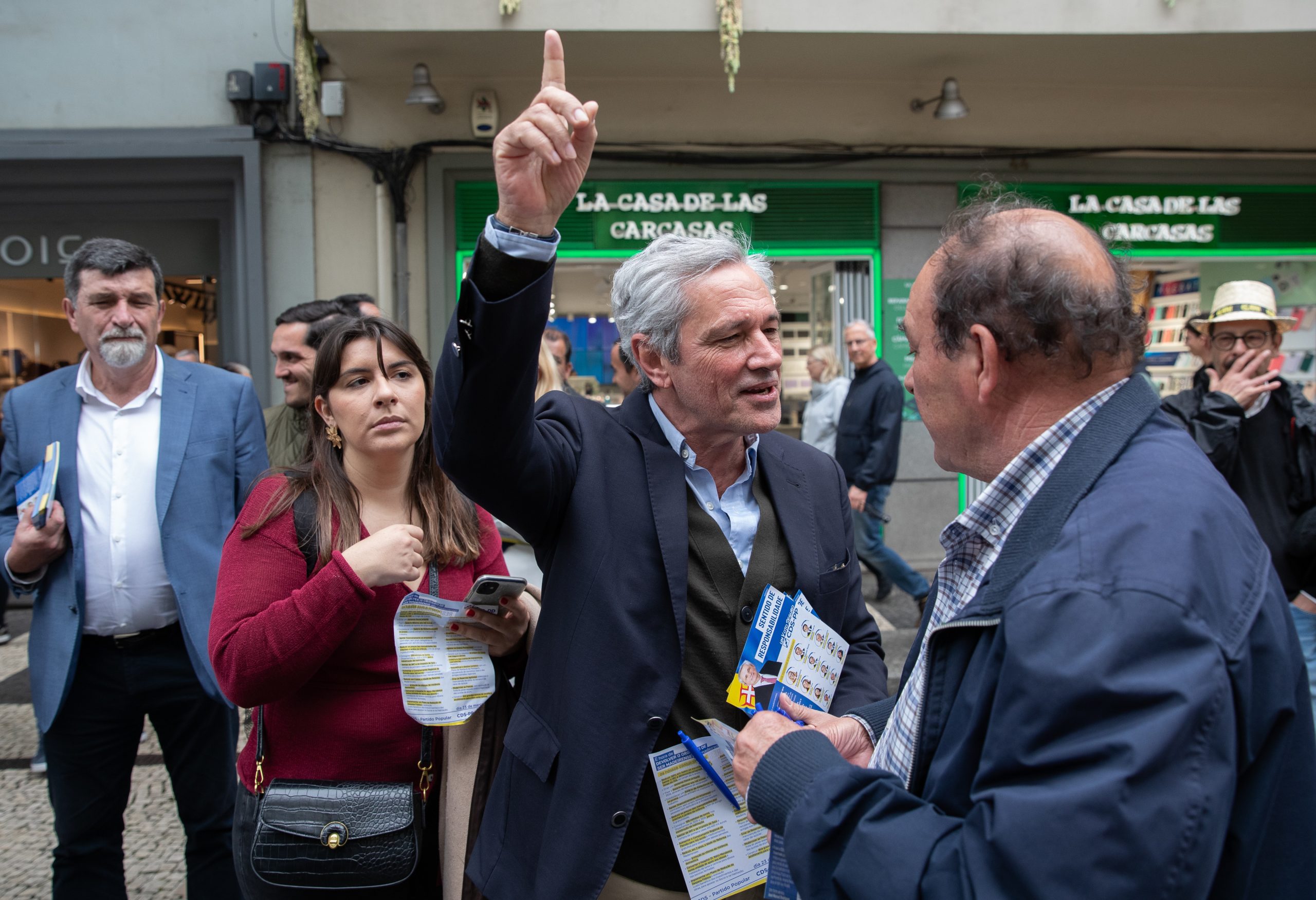 CDS-PP ainda não conversou com PSD, mas está disponível para se sentar à mesa