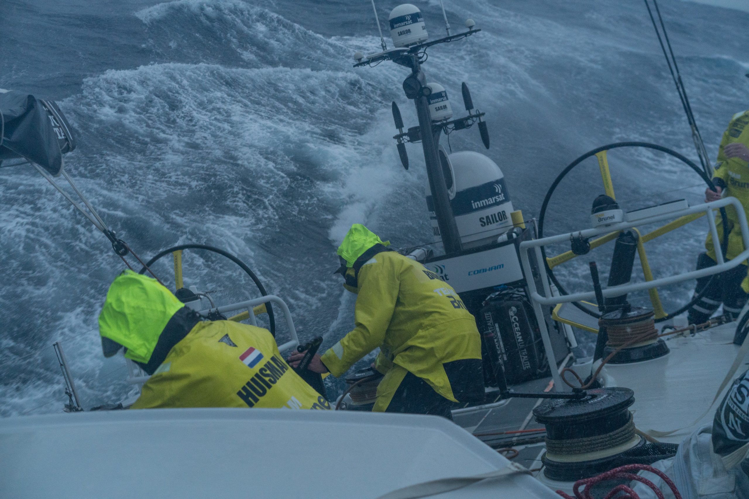 Volvo Ocean Race: Dia difícil para Scallywag e AkzoNobel