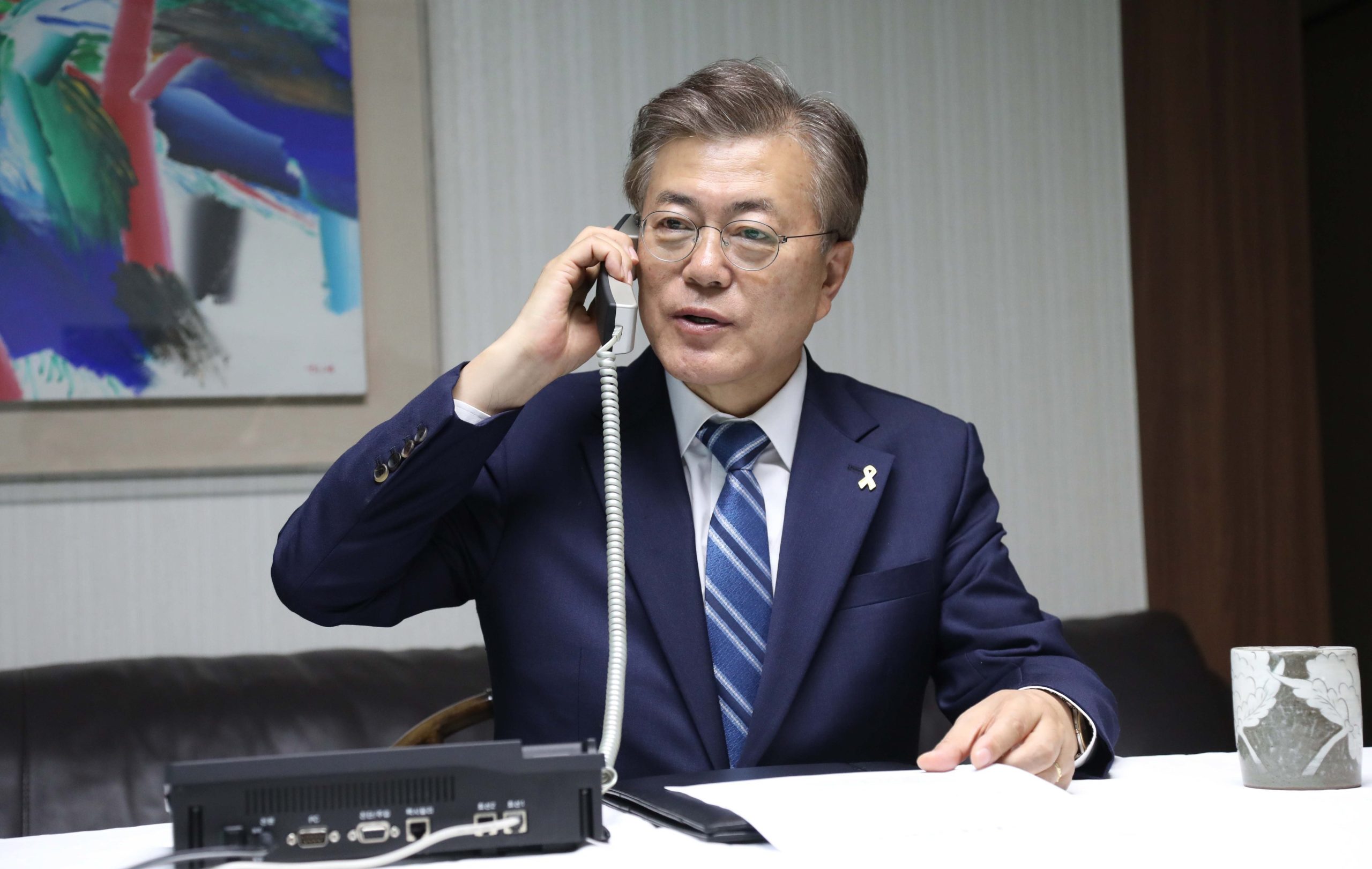 Coreias criam ‘telefone vermelho’ entre os dois líderes
