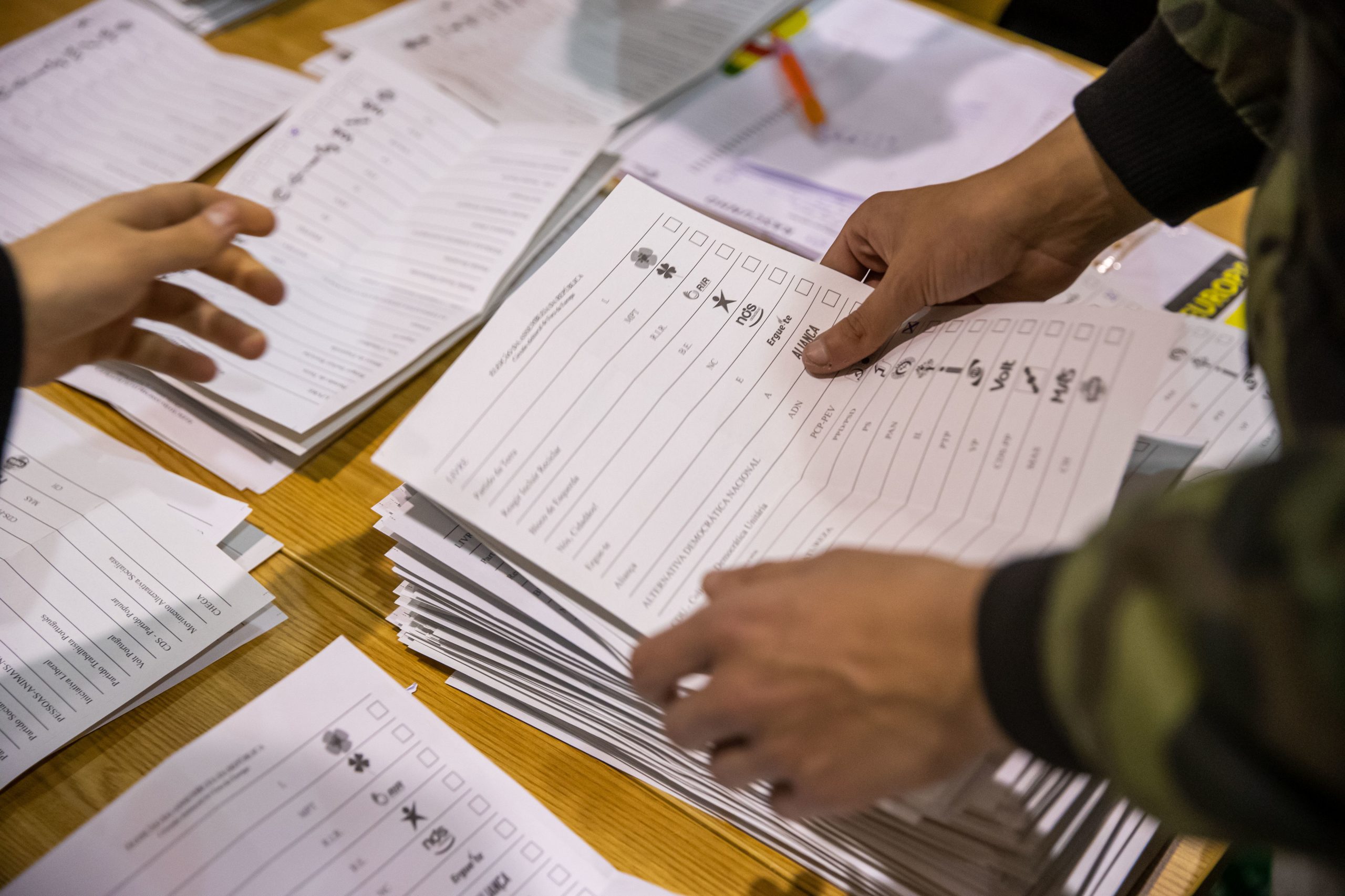 Legislativas: Bruxelas regista 17 votos presenciais no primeiro dia de sufrágio