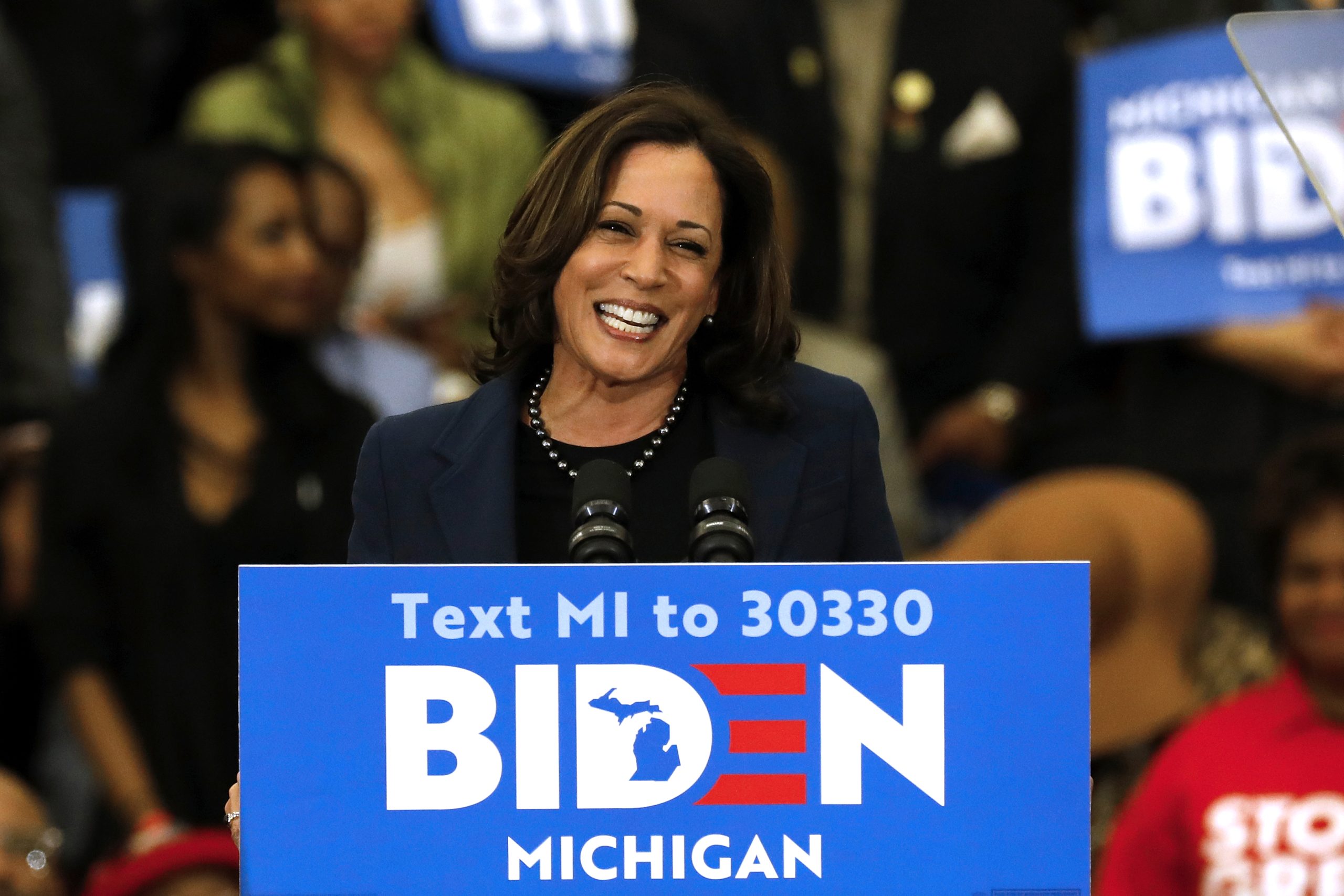 Biden escolhe Kamala Harris como sua vice na corrida às presidenciais norte-americanas