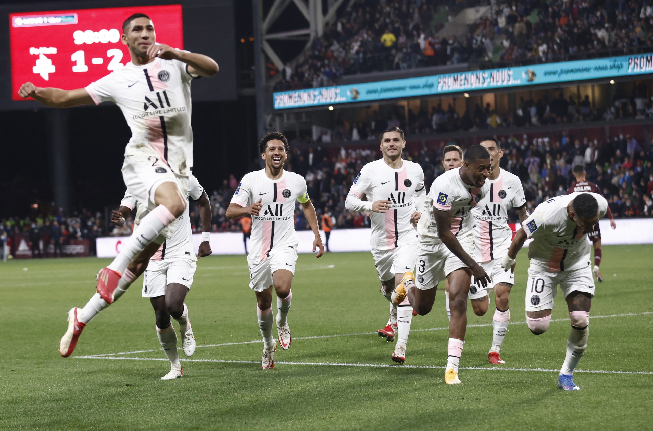 PSG vence em Metz com golo ‘fora de horas’, Marselha ‘marca passo’ em Angers