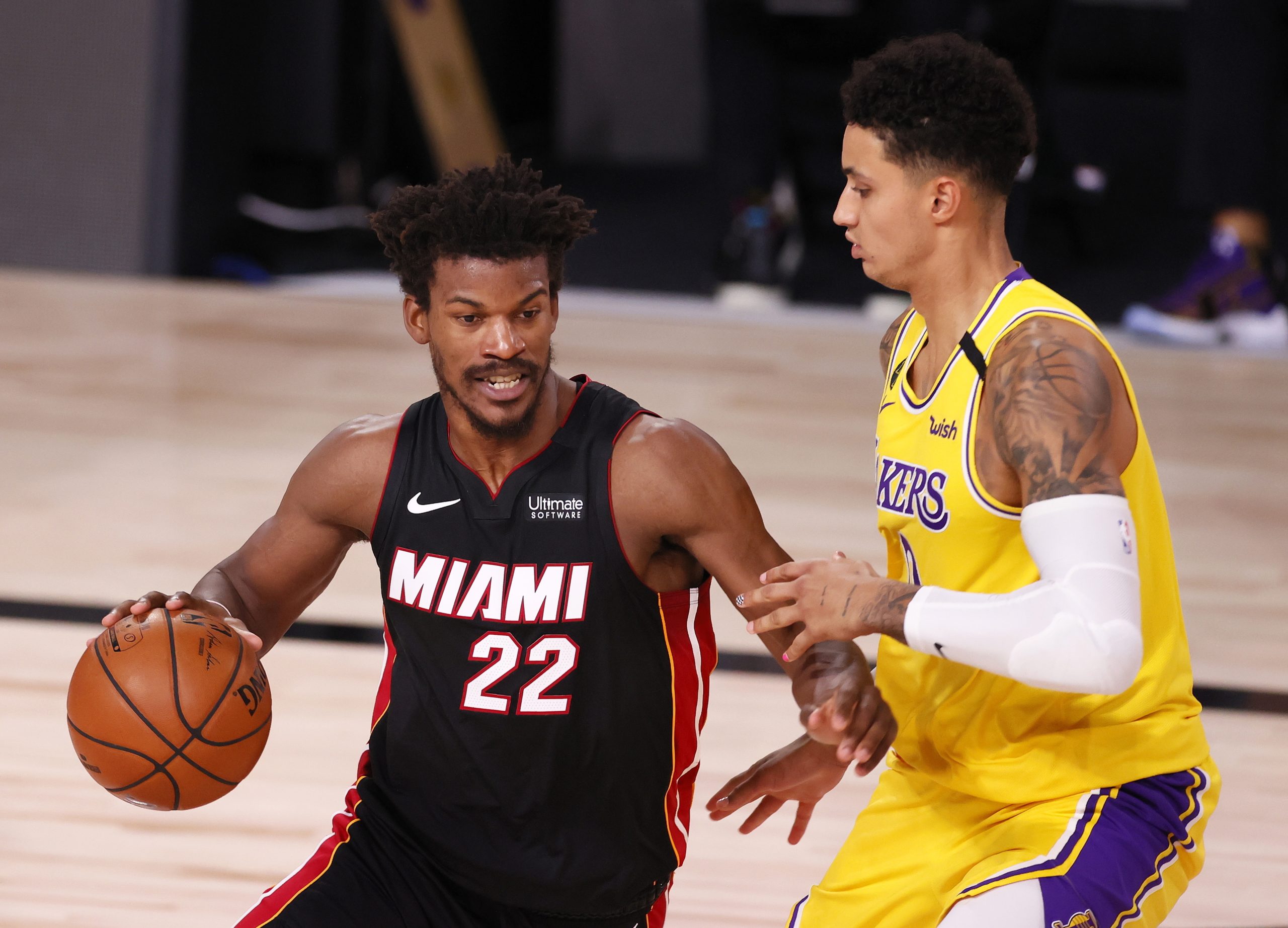 Lakers superiorizam-se no final aos Heat e estão a um triunfo do título da NBA