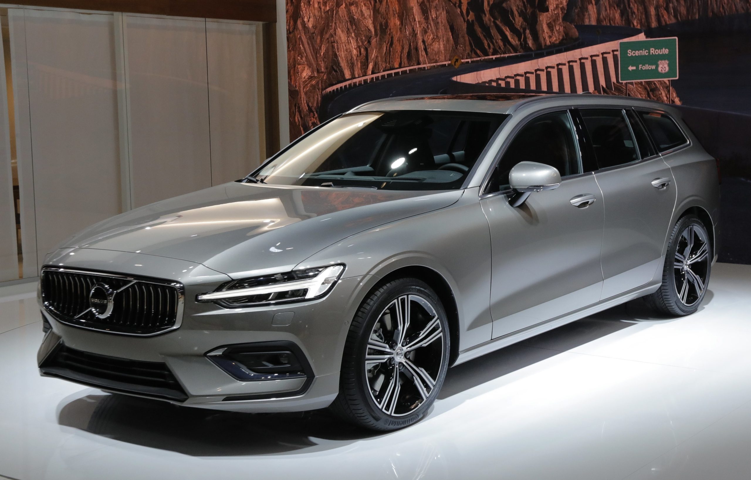 Volvo Cars reabre fábricas na Suécia e na Bélgica na segunda-feira