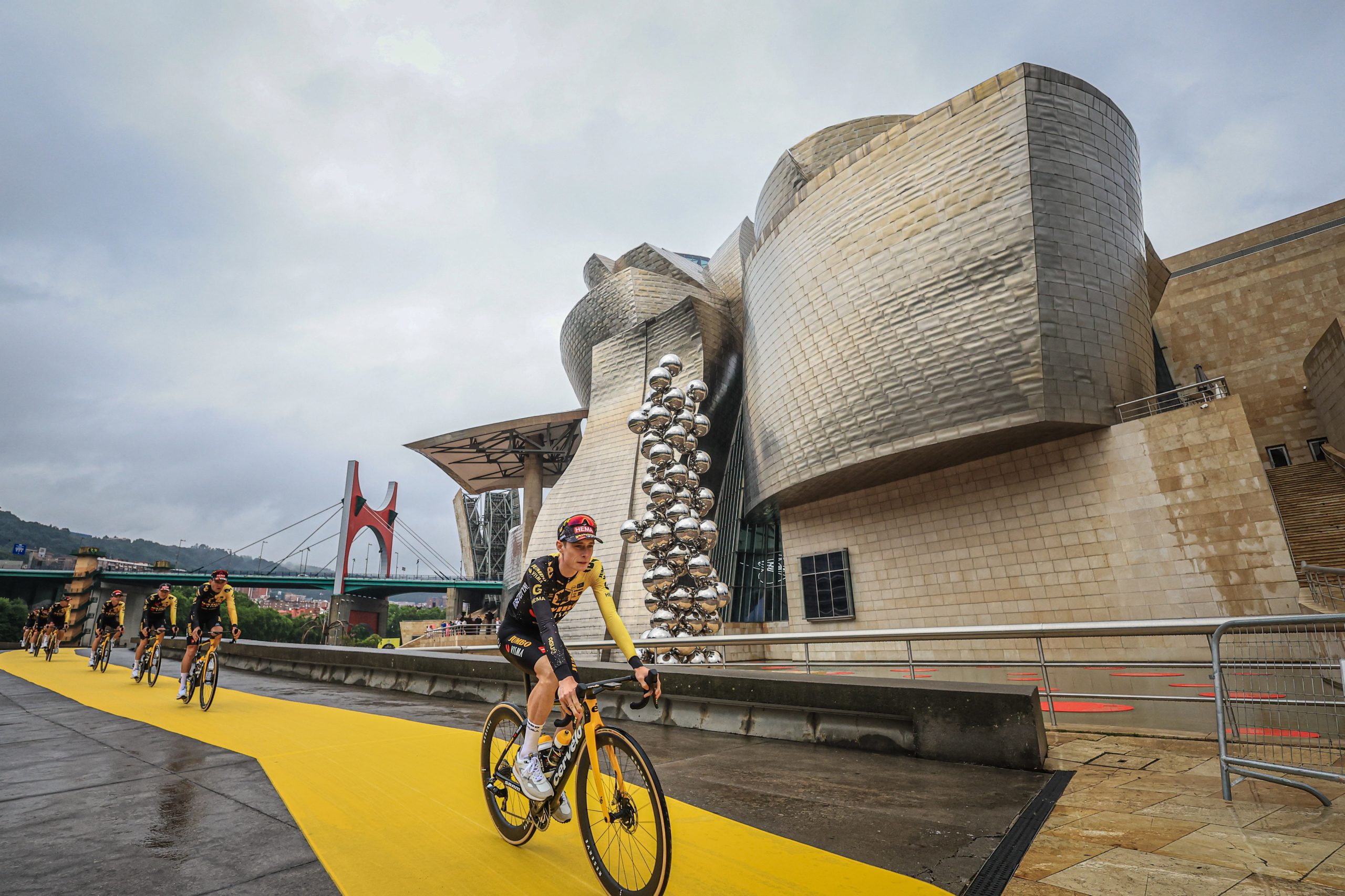 Volta a França: Vingegaard inicia hoje defesa do título frente a Pogacar