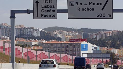 IC19 reaberto ao trânsito entre Cacém e Lisboa após acidente