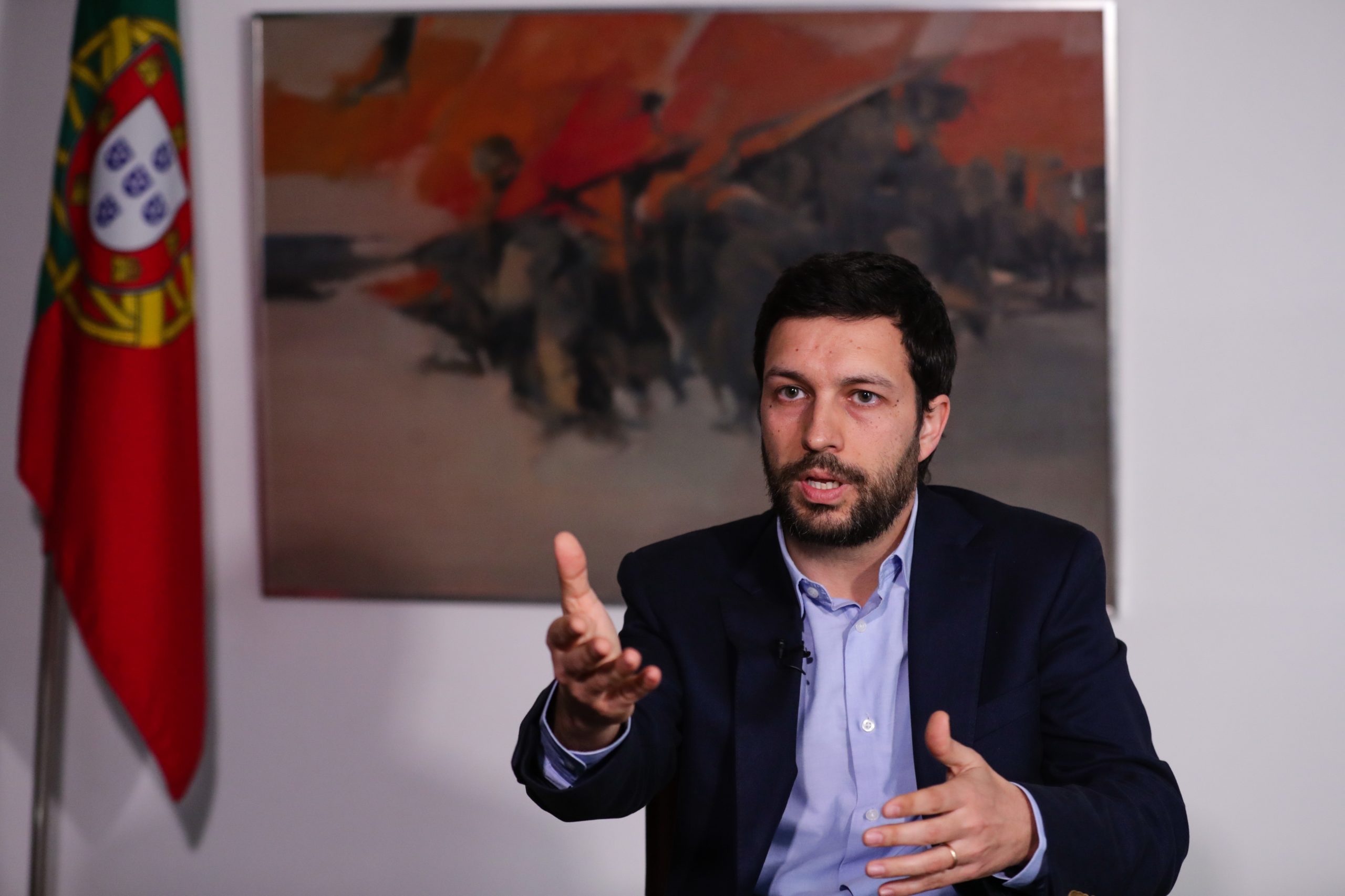 “Quem não merece uma segunda oportunidade? A política de direita”. Perguntas rápidas a João Ferreira