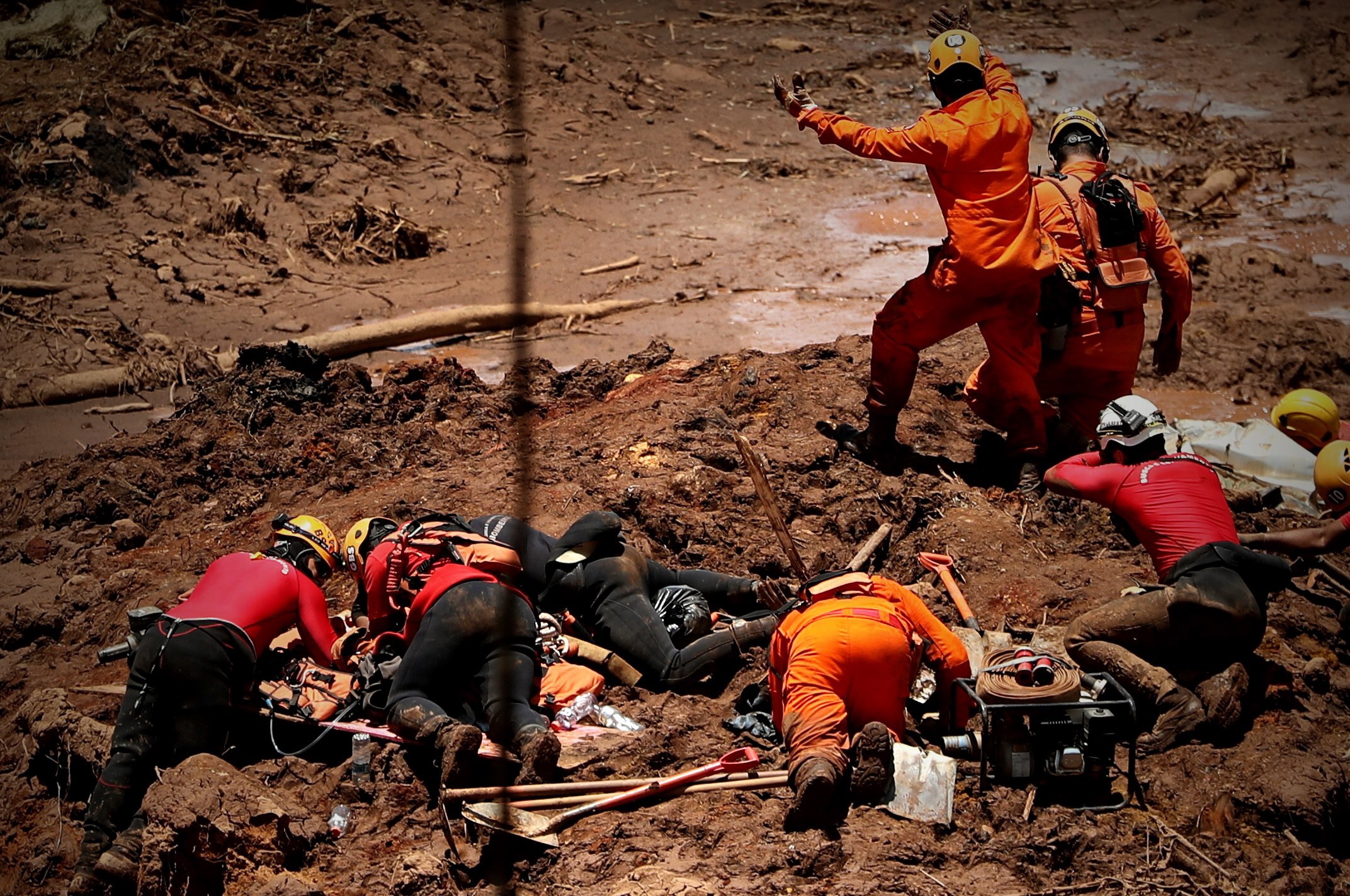Governo brasileiro ordena a inspeção a todas as barragens de mineração do país