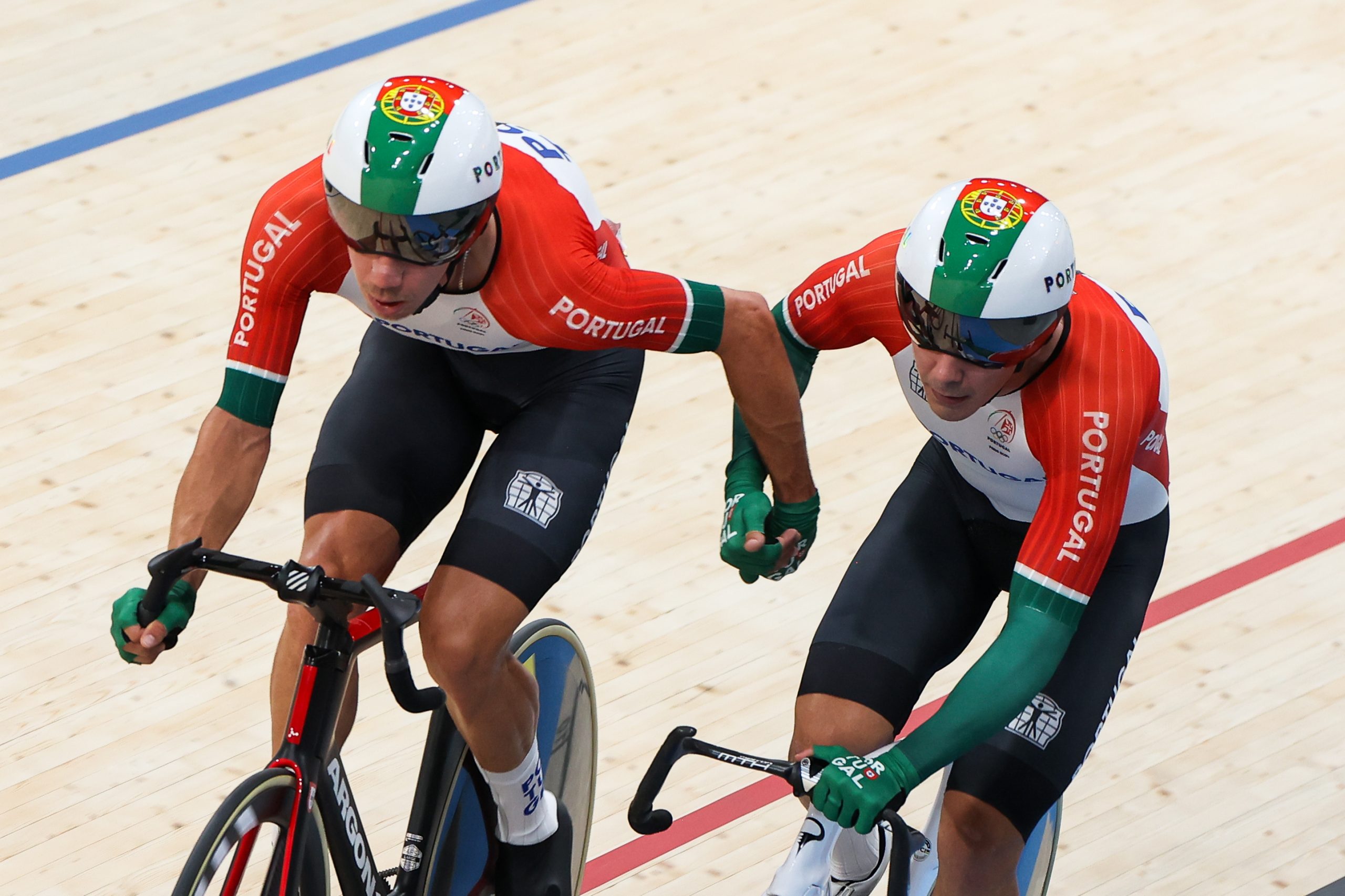 Ouro para Portugal. Ciclistas Iúri Leitão e Rui Oliveira campeões olímpicos em madison