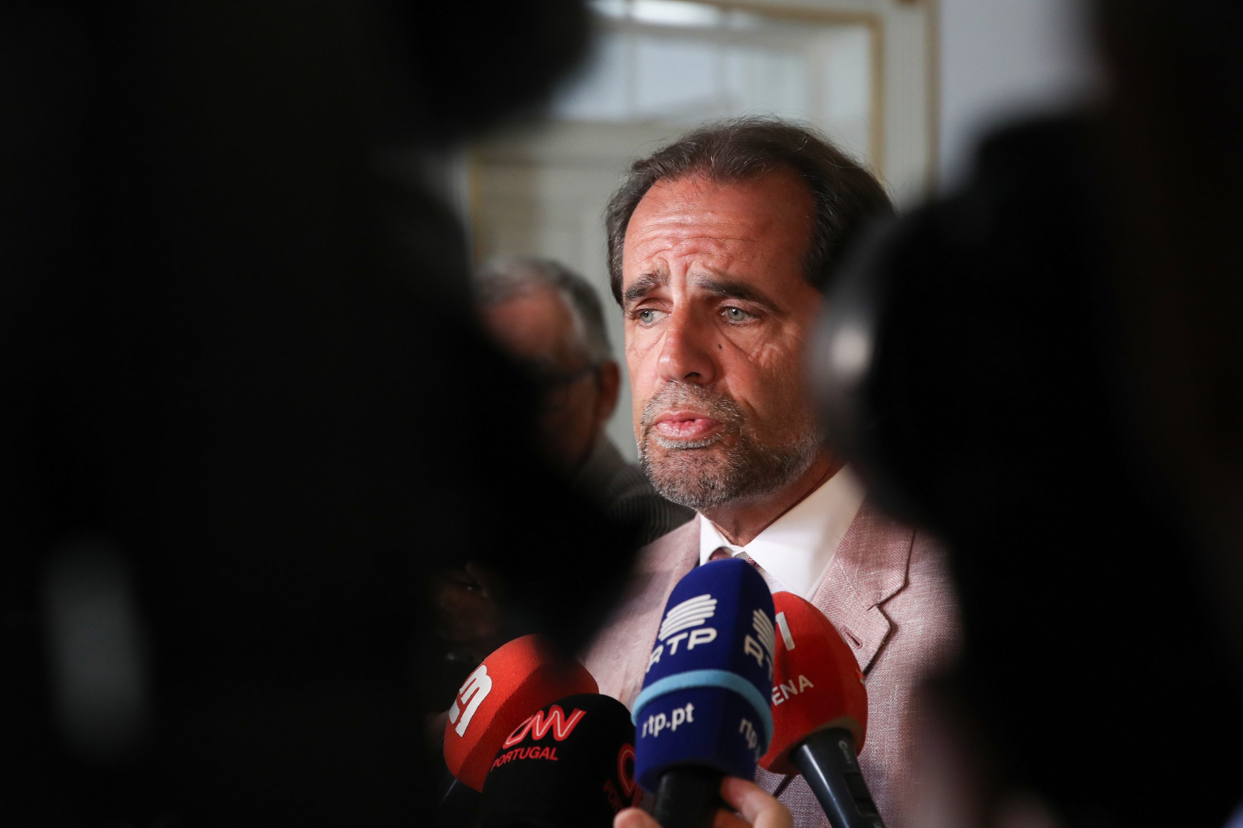Madeira: a estratégia da Proteção Civil foi “acertada face à complexidade deste incêndio”, diz Miguel Albuquerque