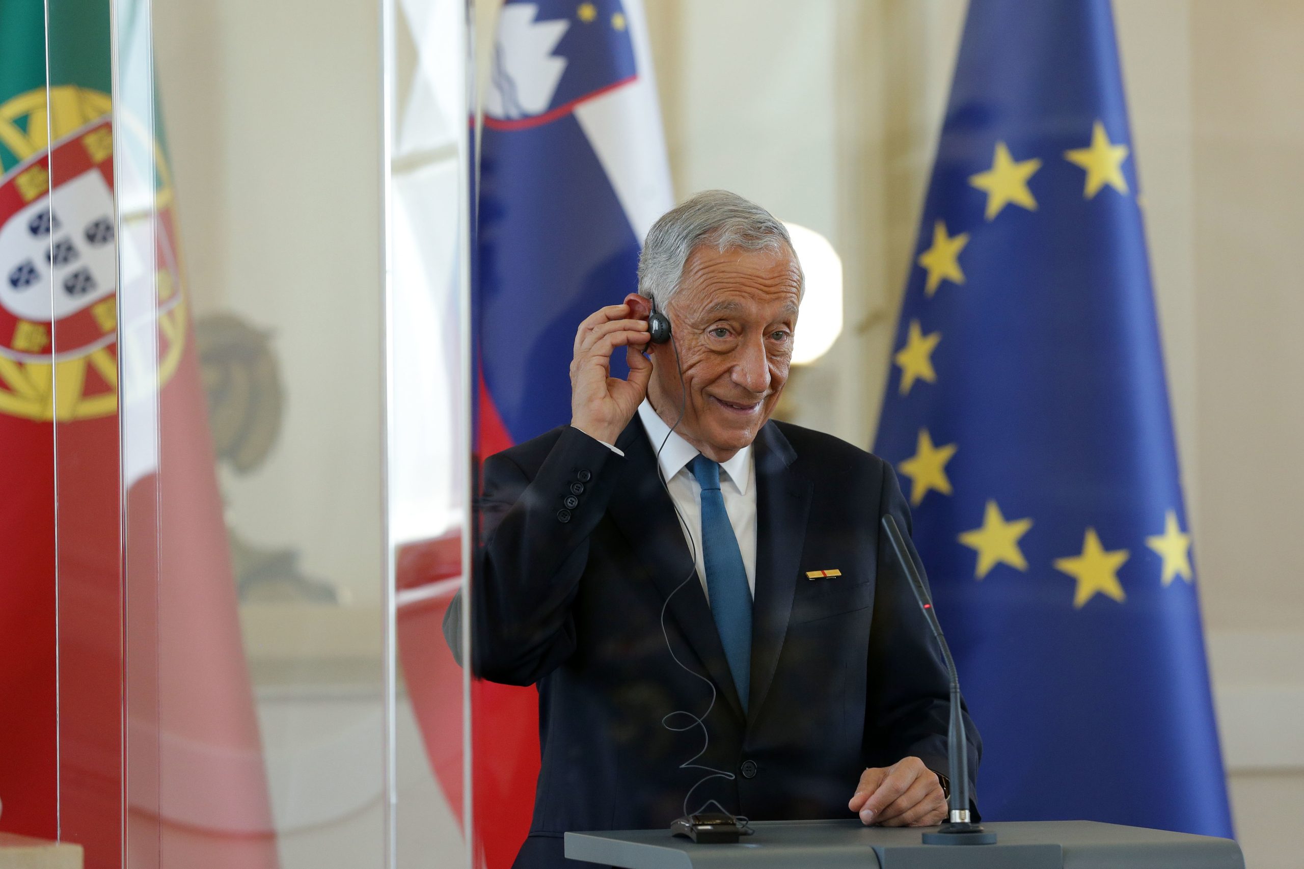 Marcelo dirá em Portugal o que “deixa de fazer” no período dos Santos Populares