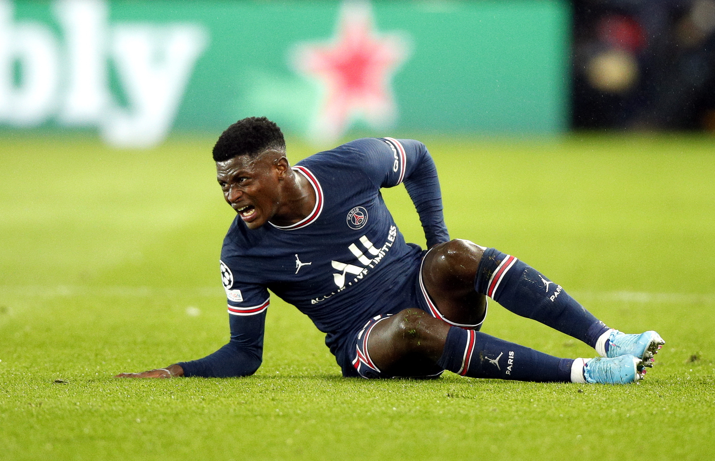 Nuno Mendes assina com o Paris Saint-Germain até 2026