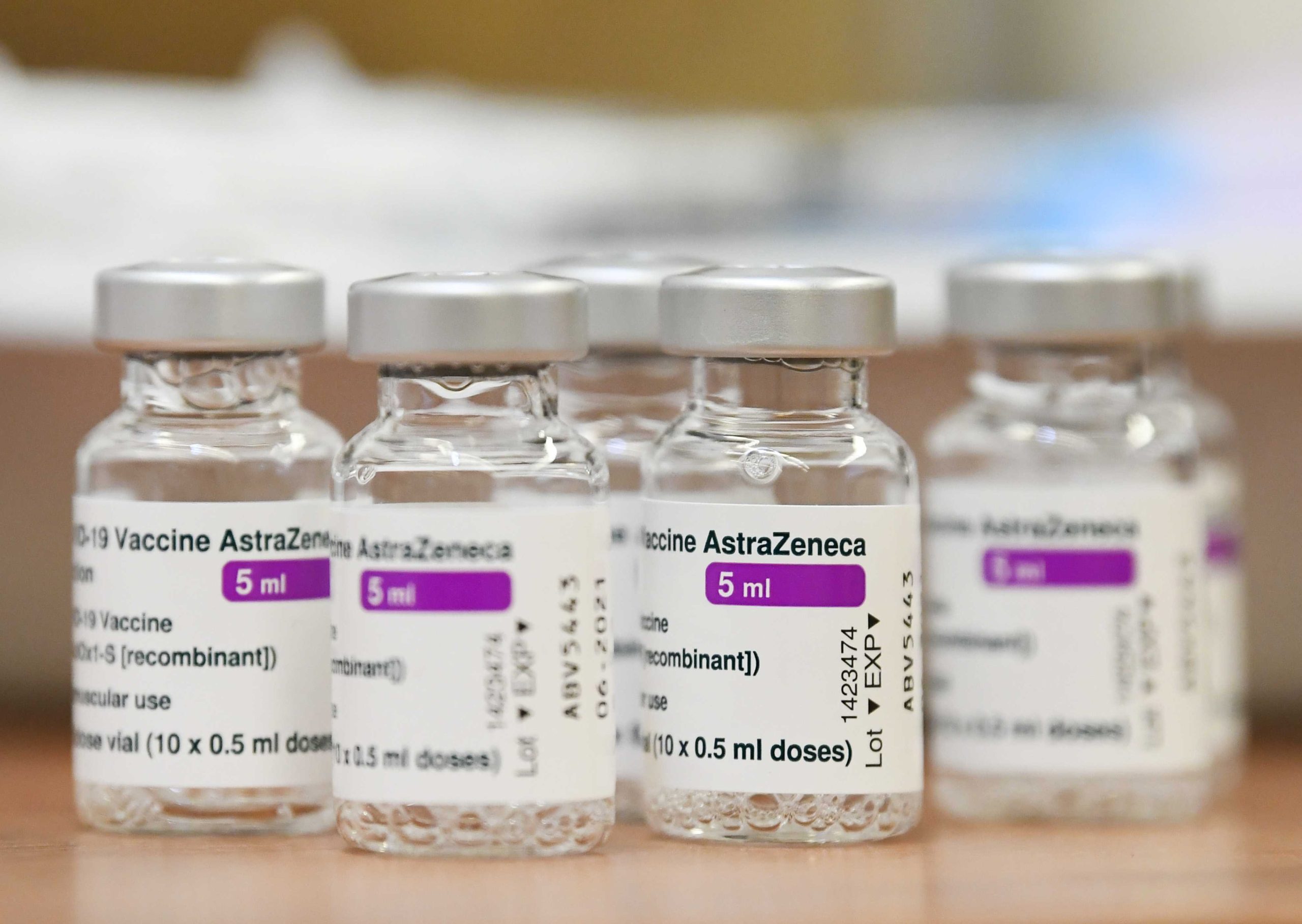 Covid-19: Polícia italiana encontra 29 milhões vacinas da AstraZeneca em armazém