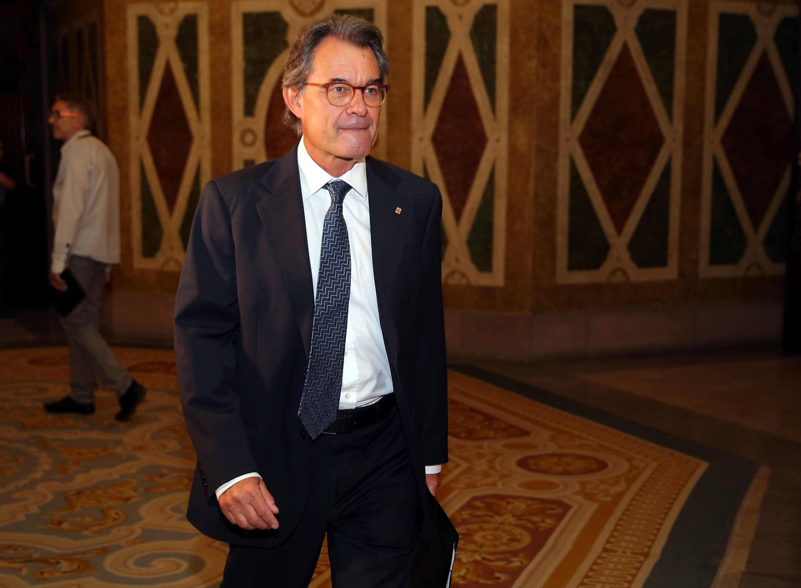 Catalunha vai “em frente” com referendo, diz ex-presidente do governo regional