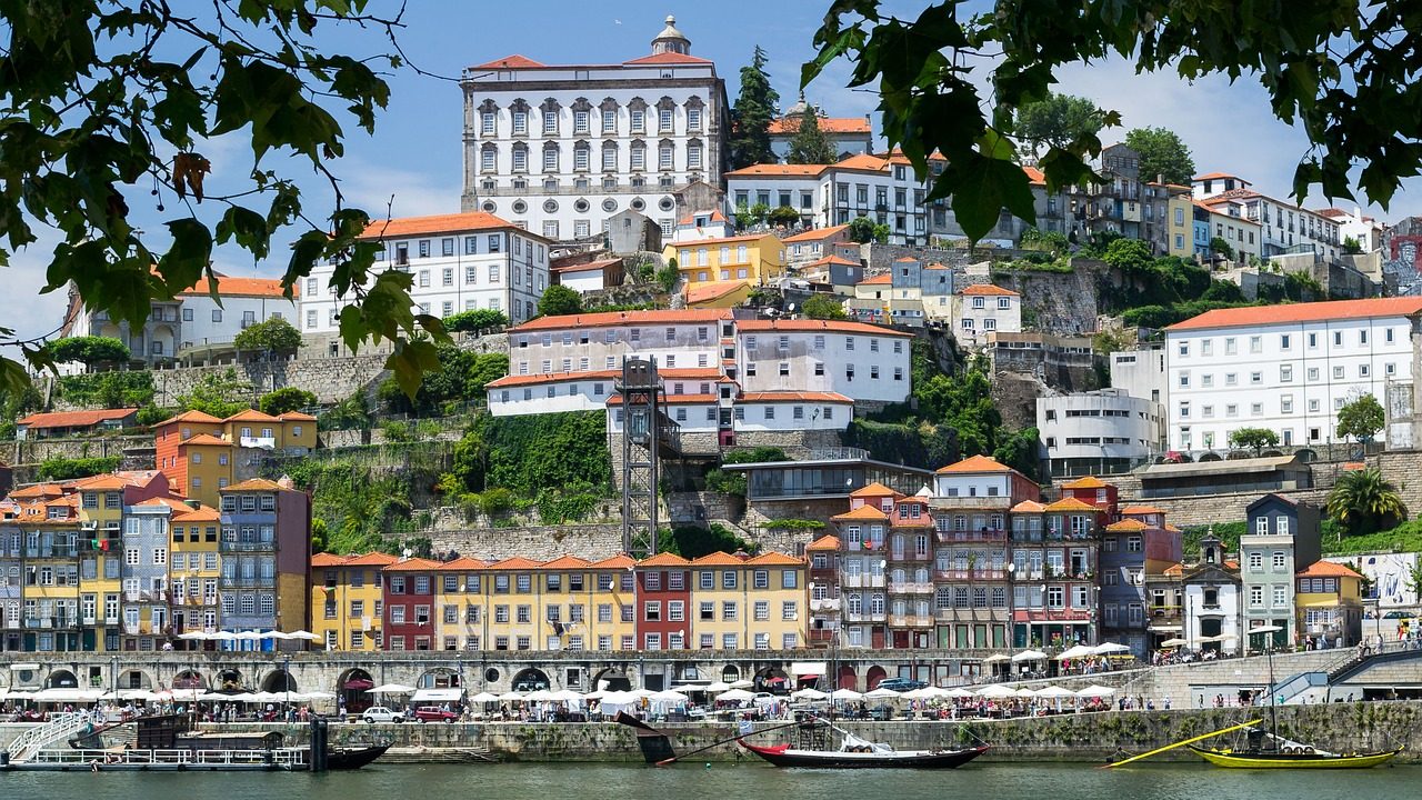 Câmara do Porto aprova contas de 2017 com oposição a criticar “excedente” de 90 milhões
