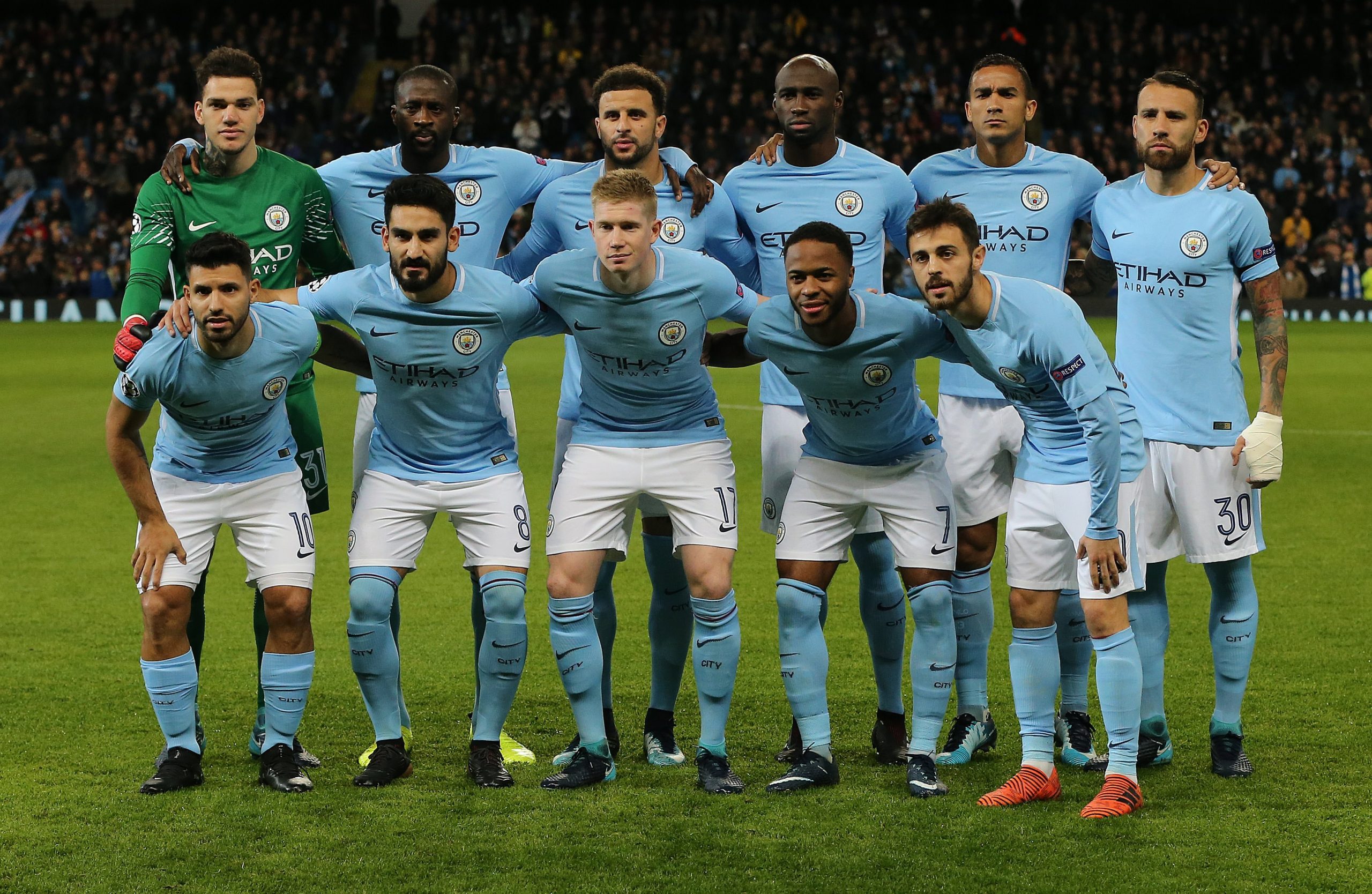 Líder Manchester City vence West Ham com reviravolta