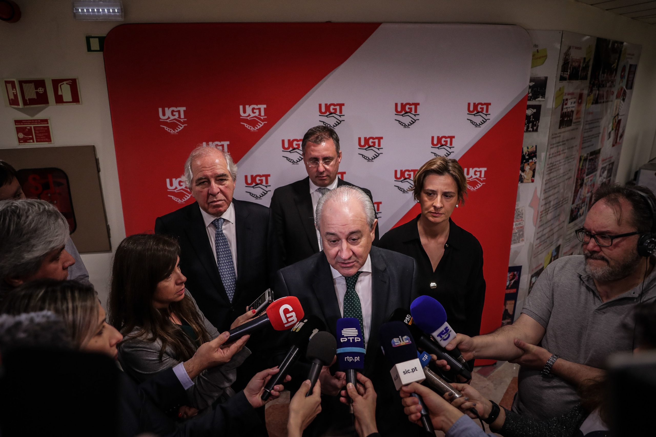 OE2018: Défice foi conseguido “à custa de enorme aumento de impostos” e podia ter sido melhor, defende Rui Rio